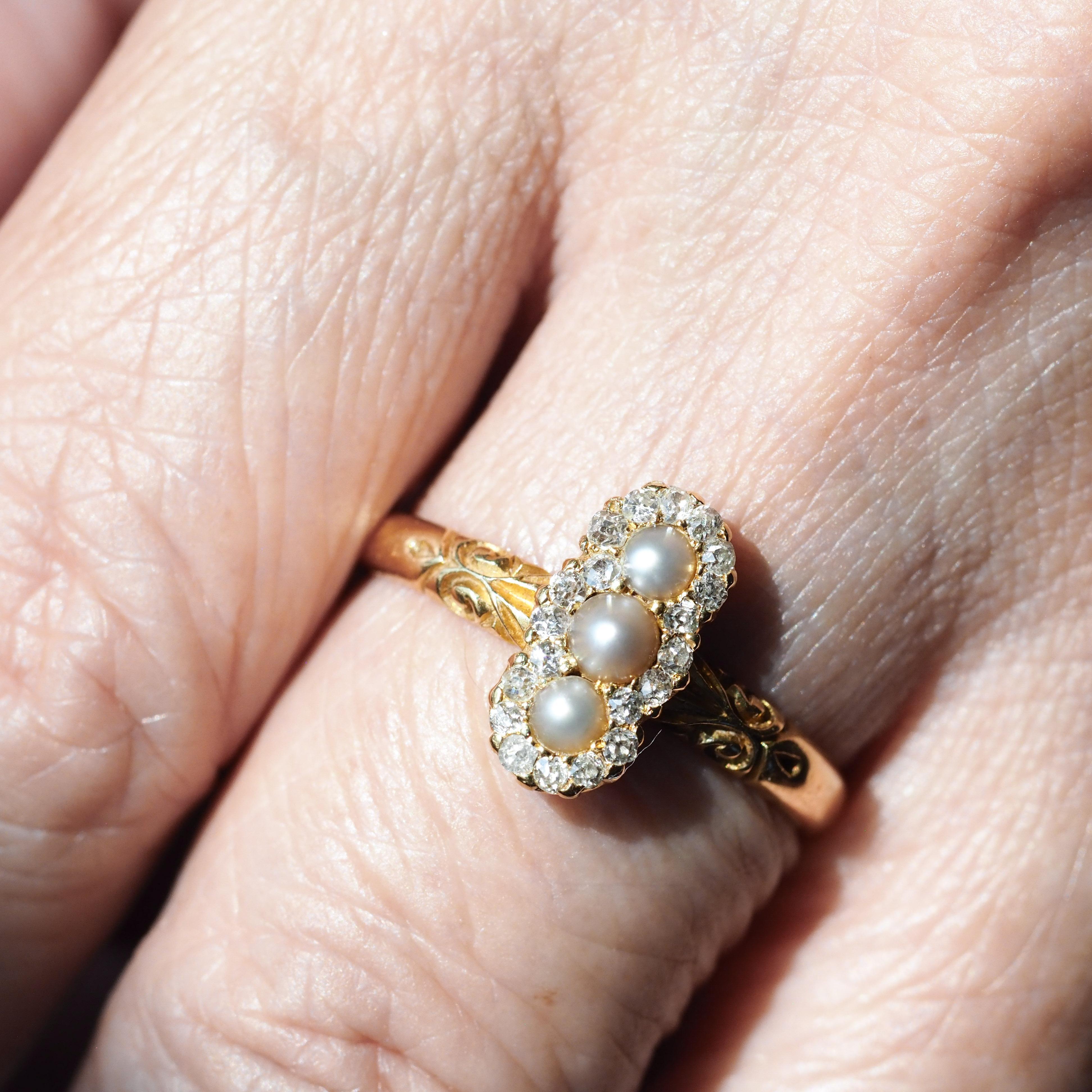 Antique Victorian Diamond and Pearl Triple Cluster Ring 18K Gold - c.1900 For Sale 3