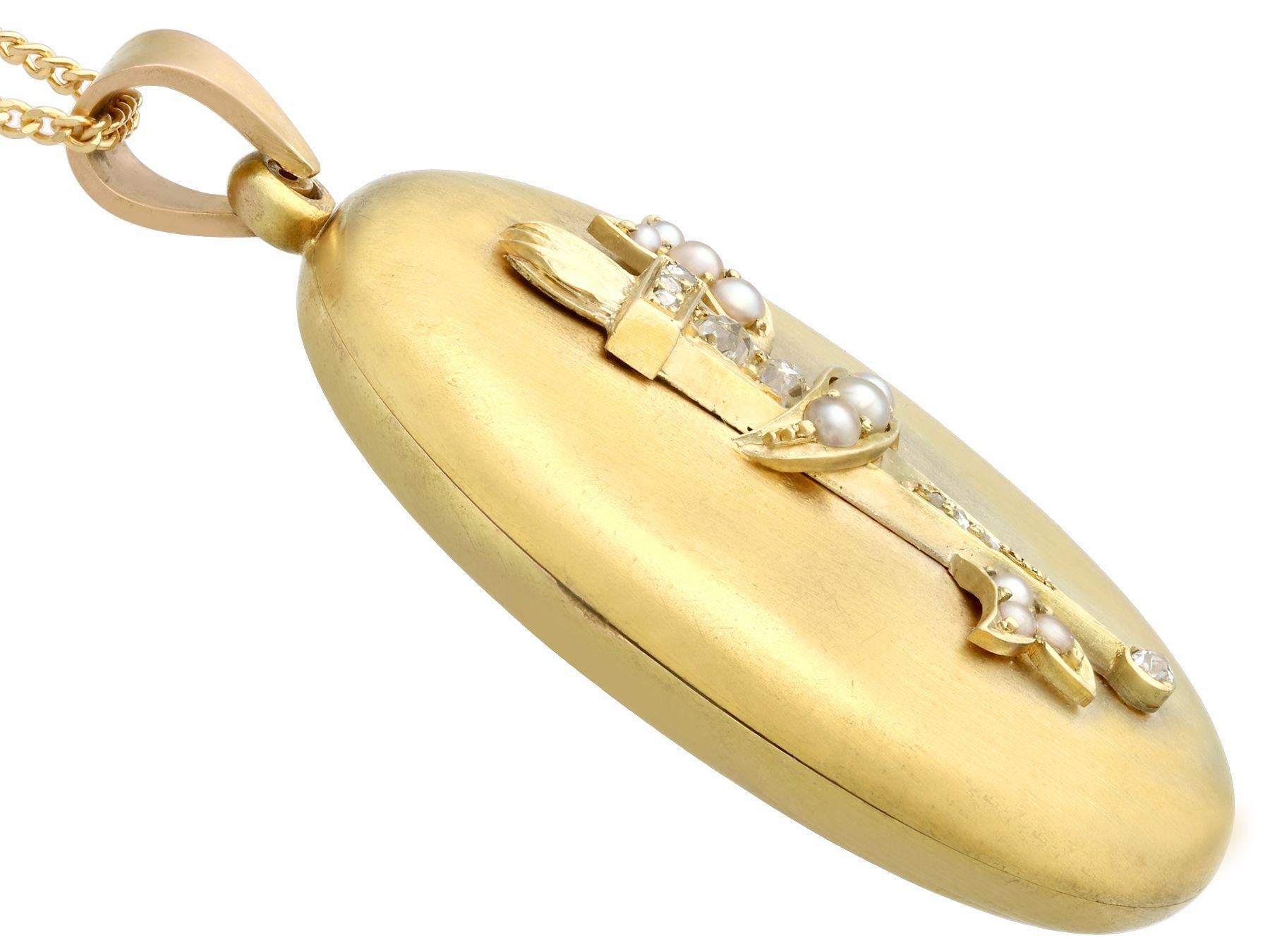vel pendant in gold