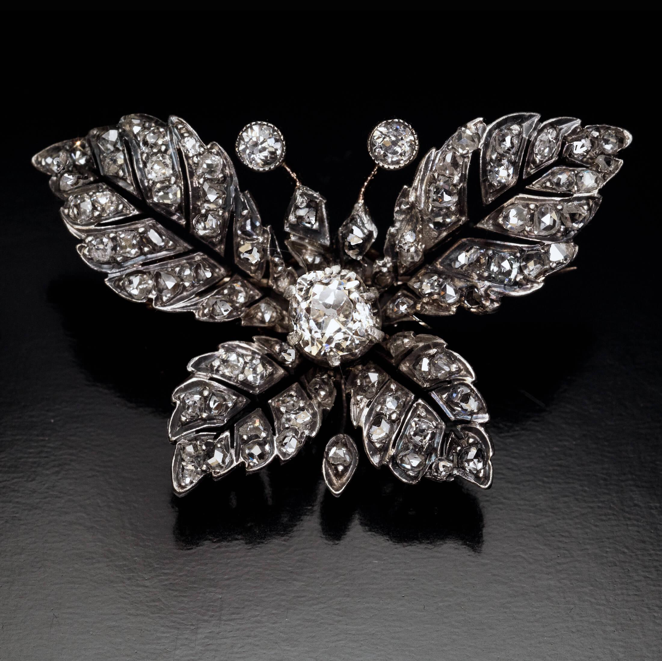 Antique Victorian Diamond Butterfly Brooch In Excellent Condition For Sale In Chicago, IL