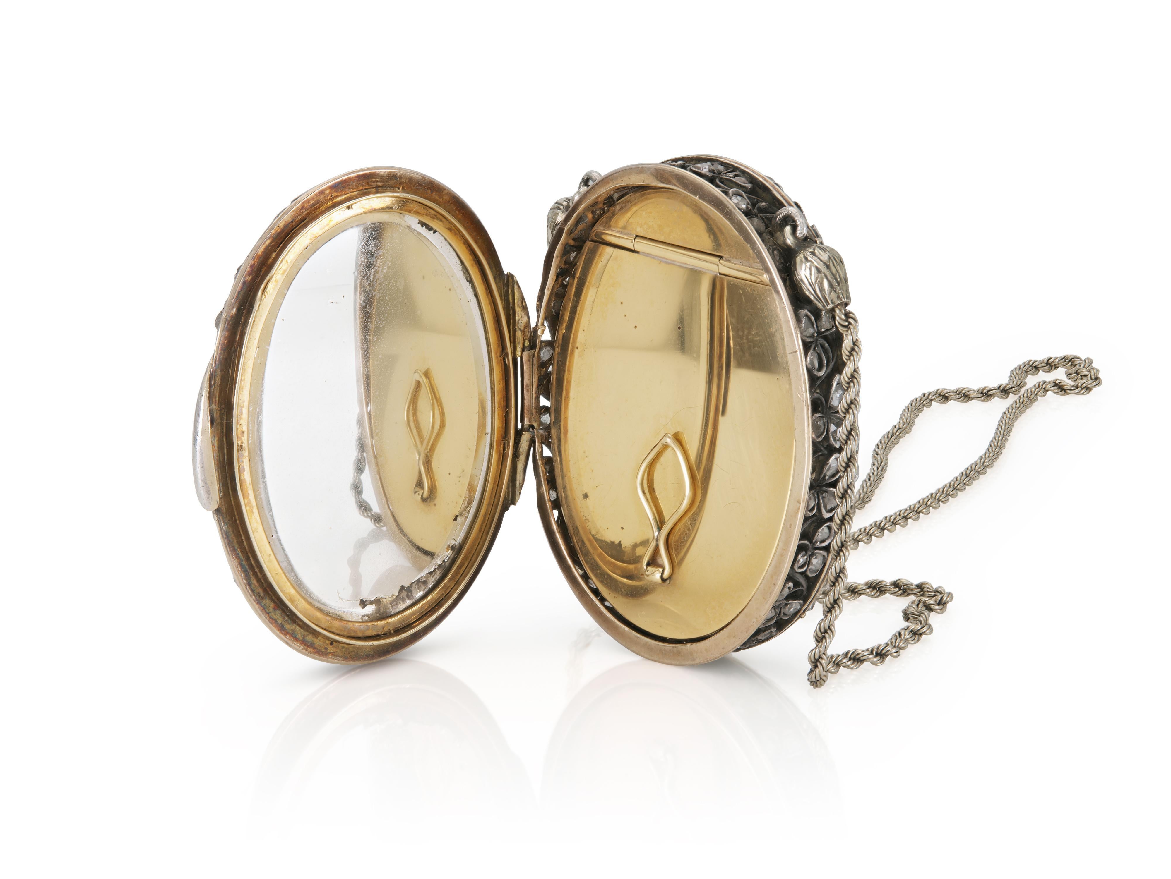 Antiguo Pastillero Victoriano Tréboles de Diamante Muñequera en Bueno estado para la venta en New York, NY