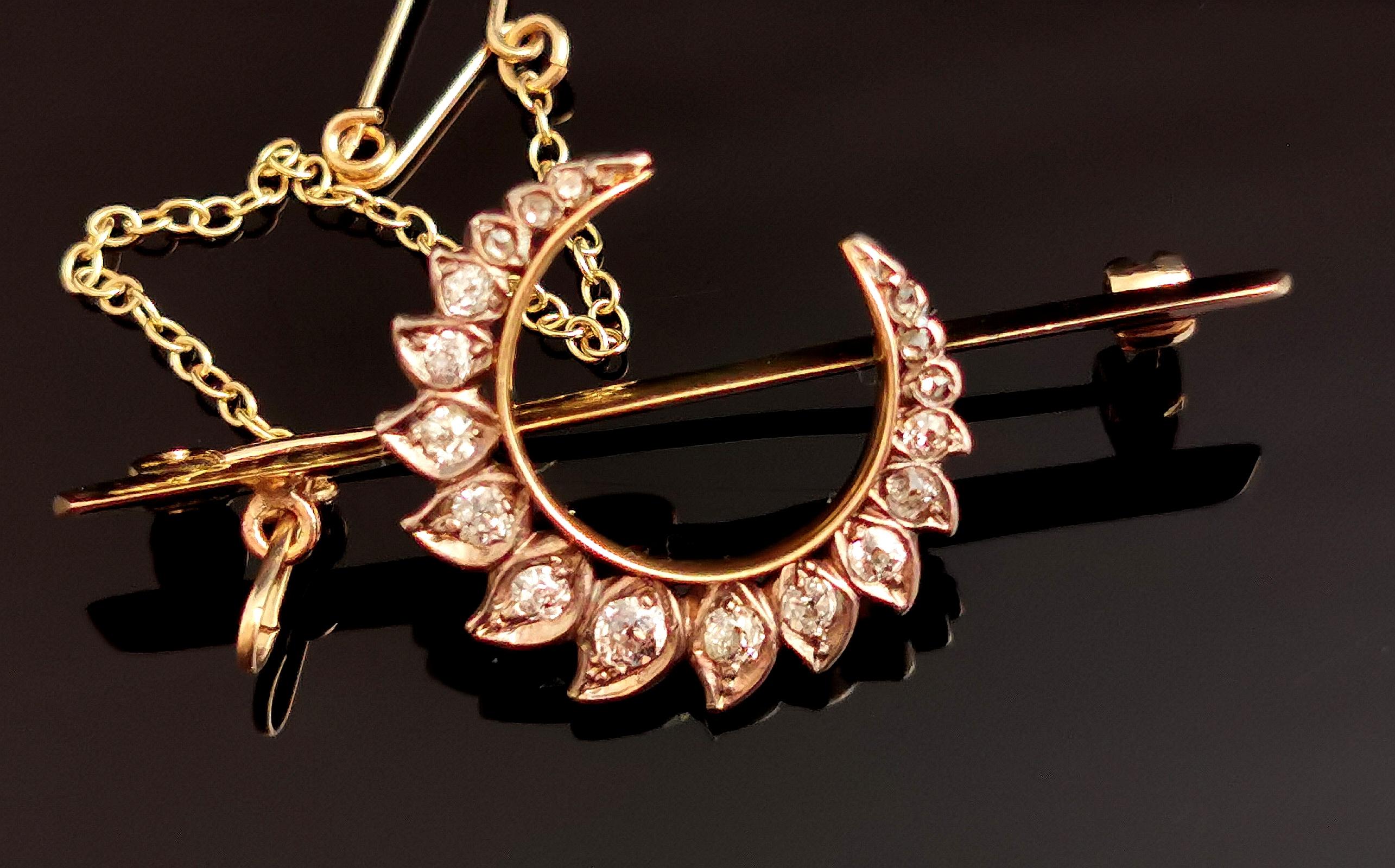 Antique Victorian Diamond Crescent Brooch, 15k Yellow Gold In Good Condition In NEWARK, GB