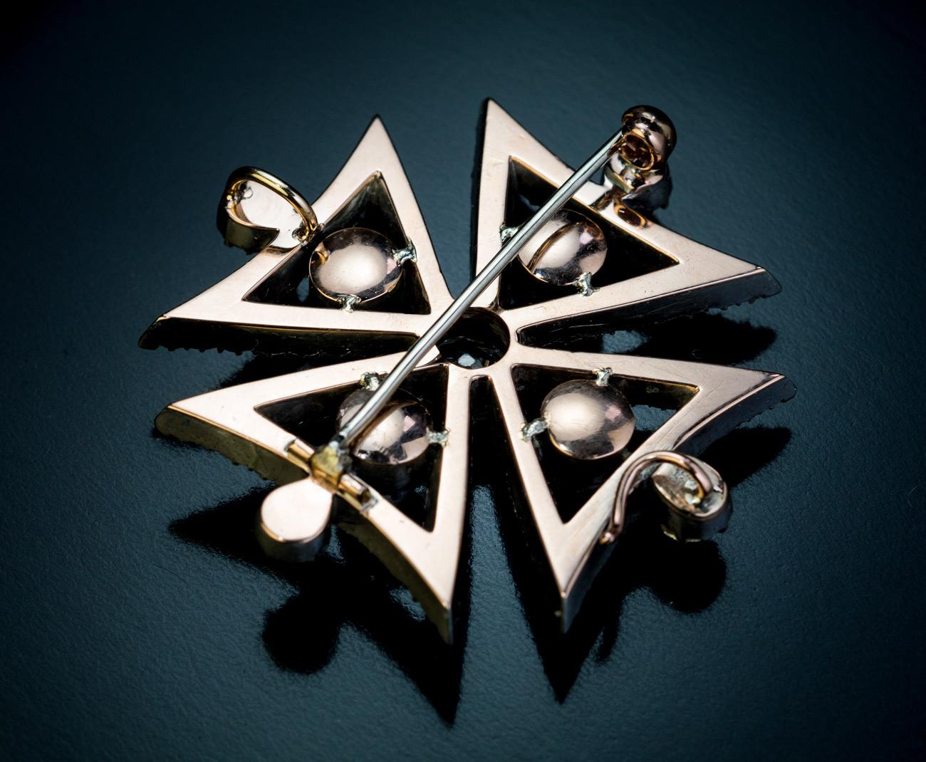 Antique Victorian Diamond Demantoid Garnet Pearl Maltese Cross Pendant / Brooch In Excellent Condition For Sale In Chicago, IL