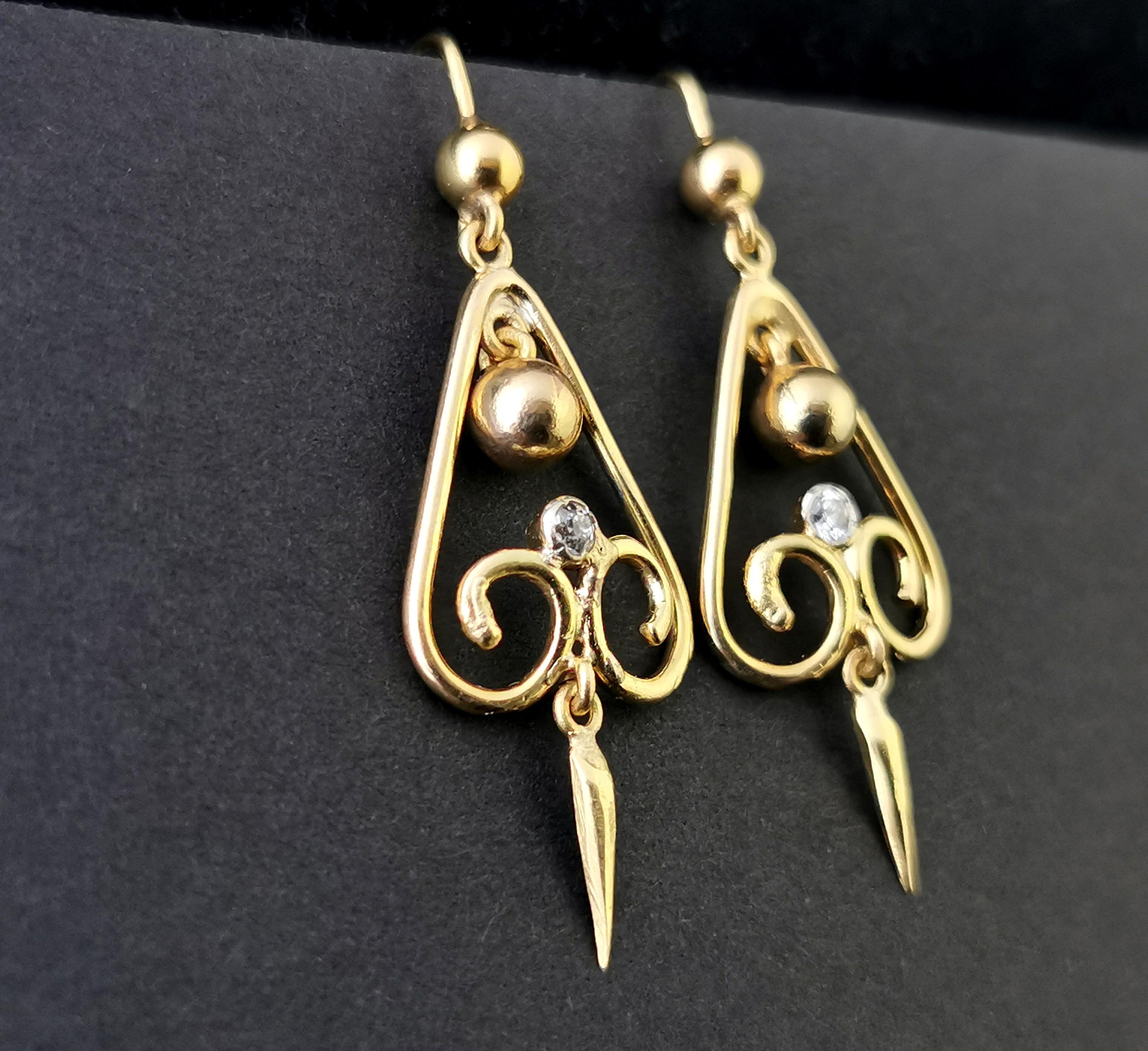 Antique Victorian Diamond Drop Earrings, 15ct Yellow Gold, Dangly Earrings In Good Condition In NEWARK, GB