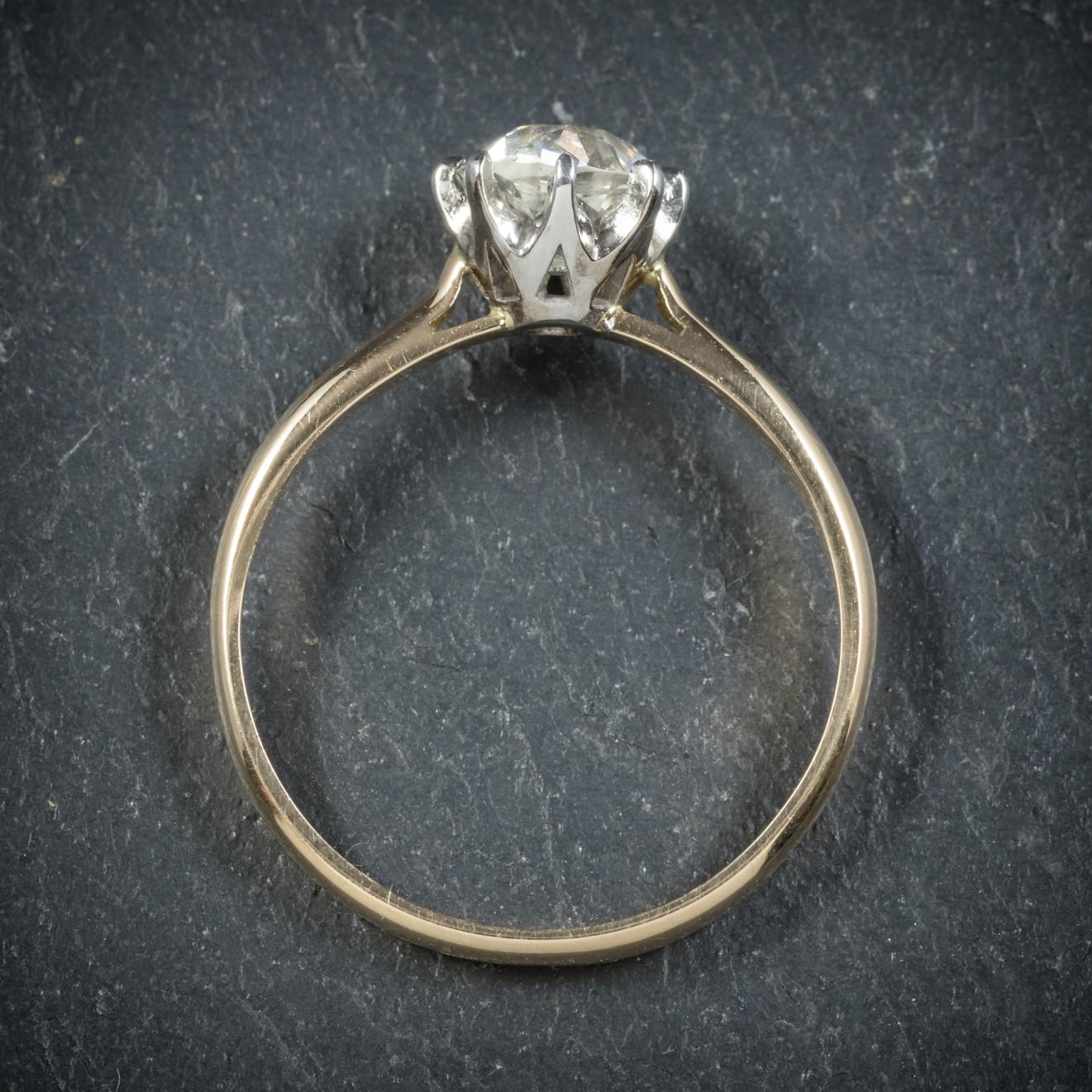 Antique Victorian Diamond Engagement Ring 18 Carat Gold, circa 1900 For Sale 1
