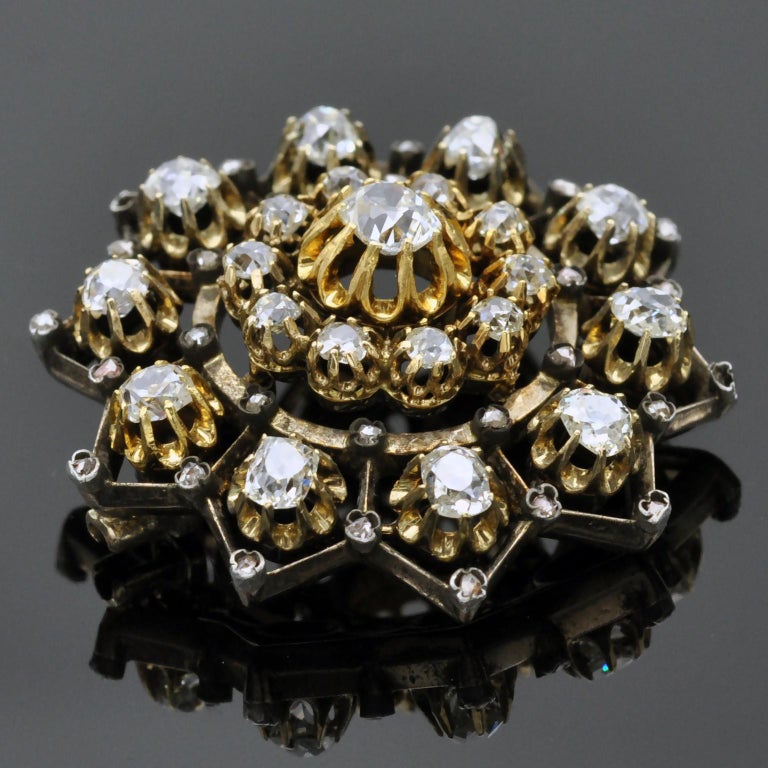 Antique Victorian Diamond Gold and Siver Brooch In Excellent Condition For Sale In Monte Carlo, MC