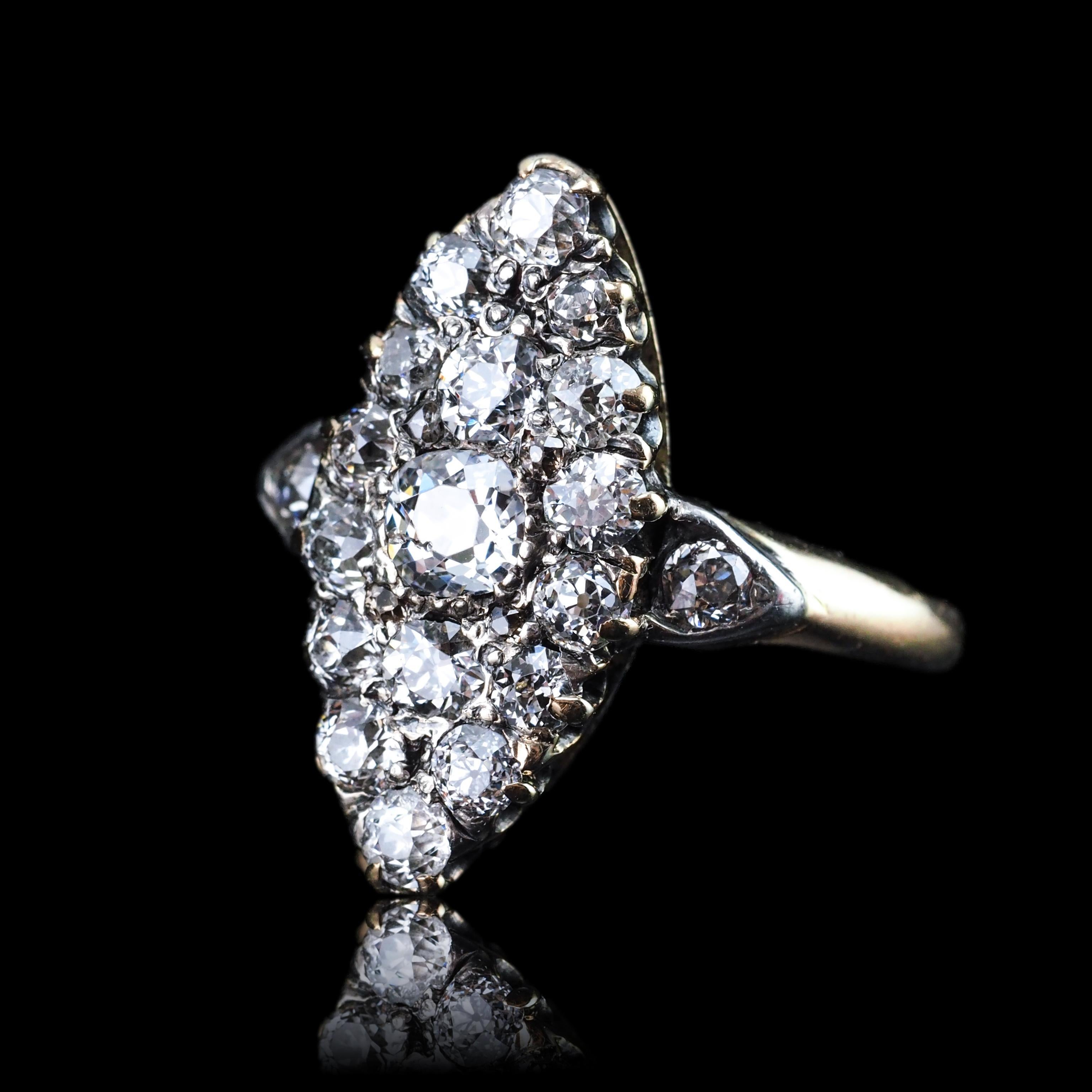 Bague victorienne ancienne à motif navette, plus de 1 carat au total, vers 1890 en vente 4