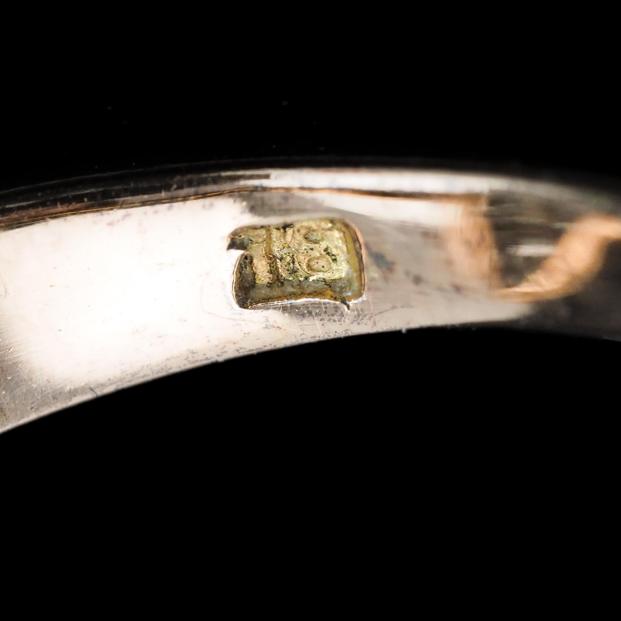 Bague victorienne ancienne à motif navette, plus de 1 carat au total, vers 1890 en vente 6