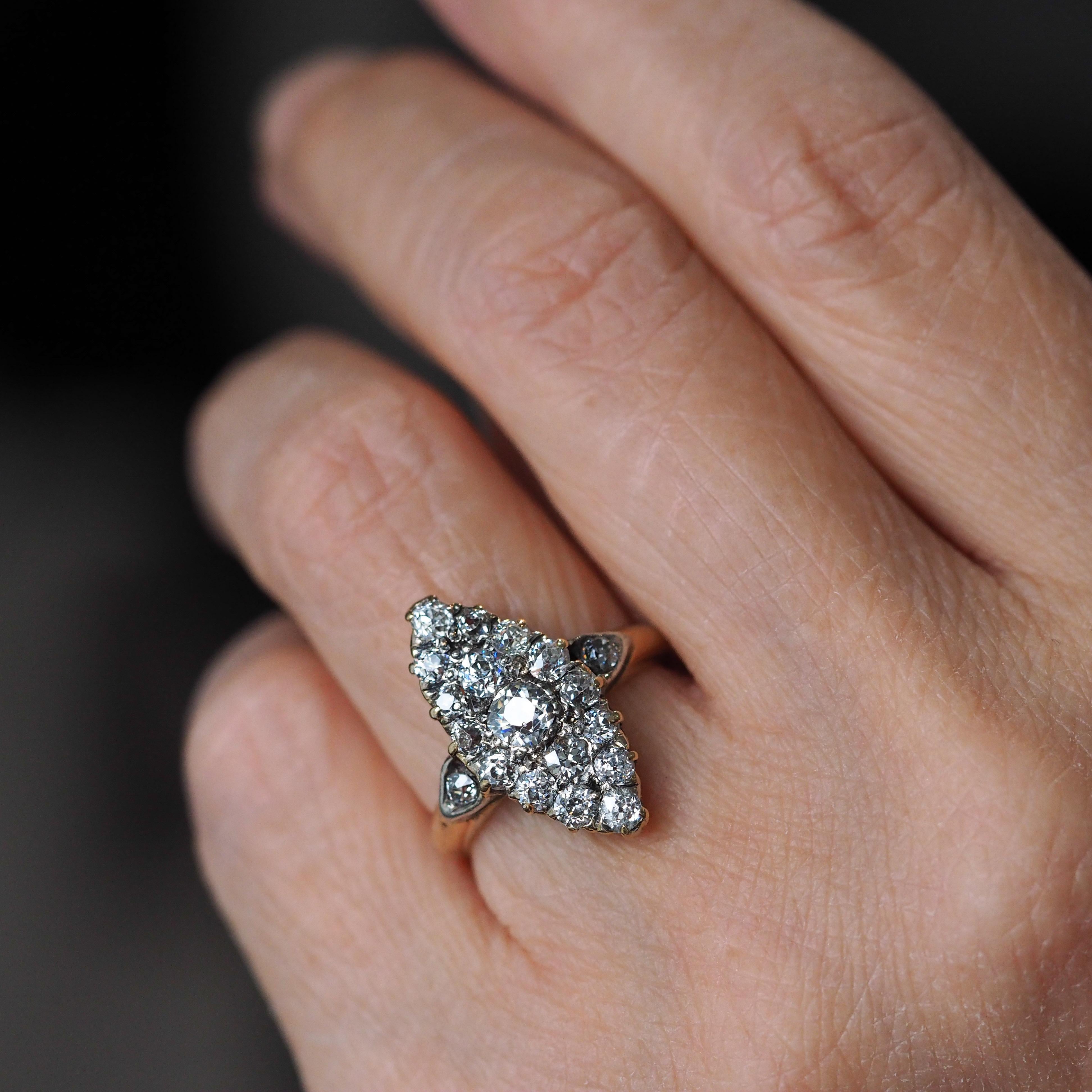 Bague victorienne ancienne à motif navette, plus de 1 carat au total, vers 1890 en vente 10