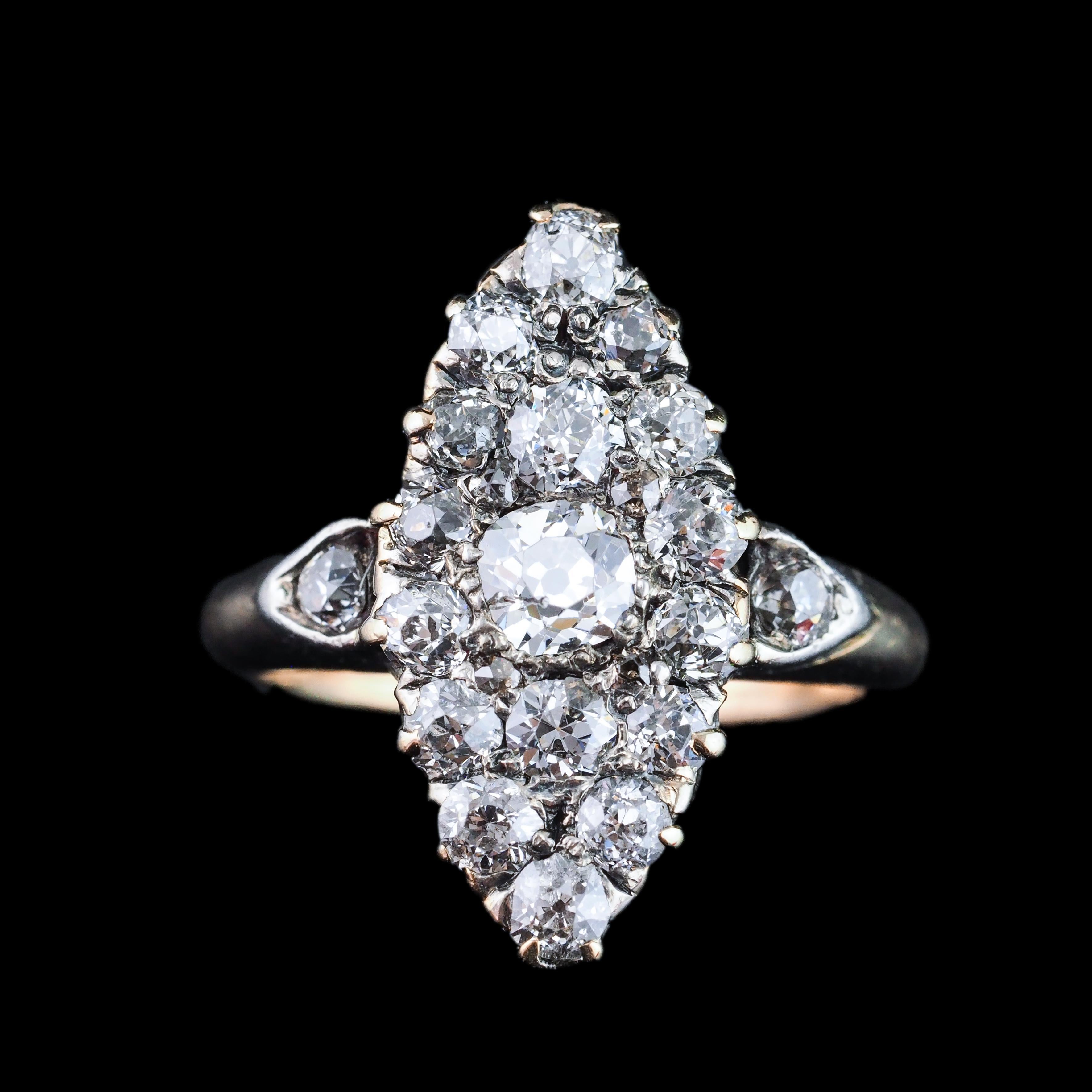 Victorien Bague victorienne ancienne à motif navette, plus de 1 carat au total, vers 1890 en vente
