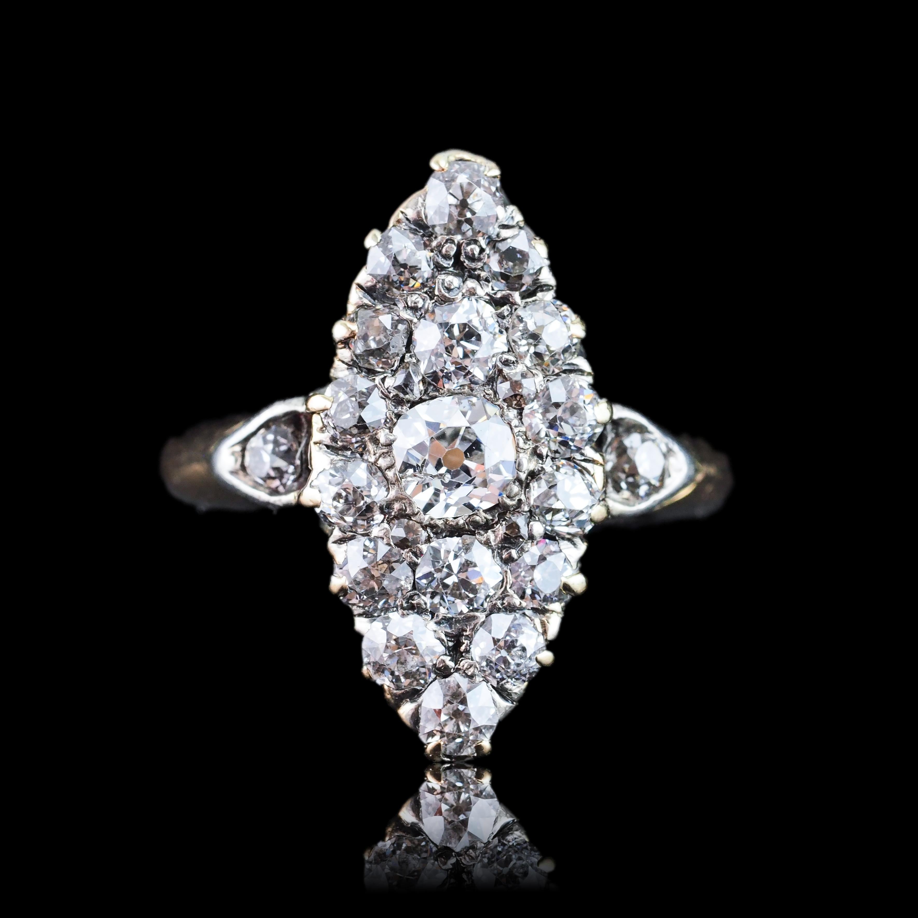 Bague victorienne ancienne à motif navette, plus de 1 carat au total, vers 1890 en vente 1
