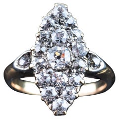 Bague victorienne ancienne à motif navette, plus de 1 carat au total, vers 1890