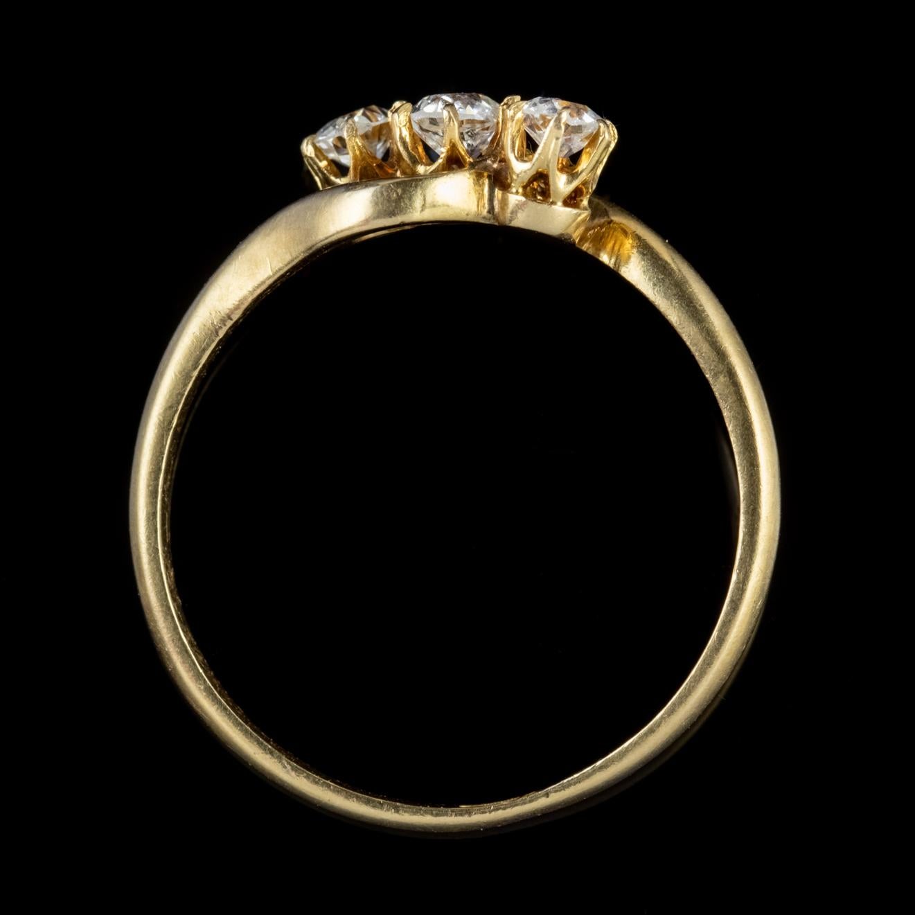 Antique Victorian Diamond Trilogy 18 Carat Gold, circa 1900 Ring For Sale 3