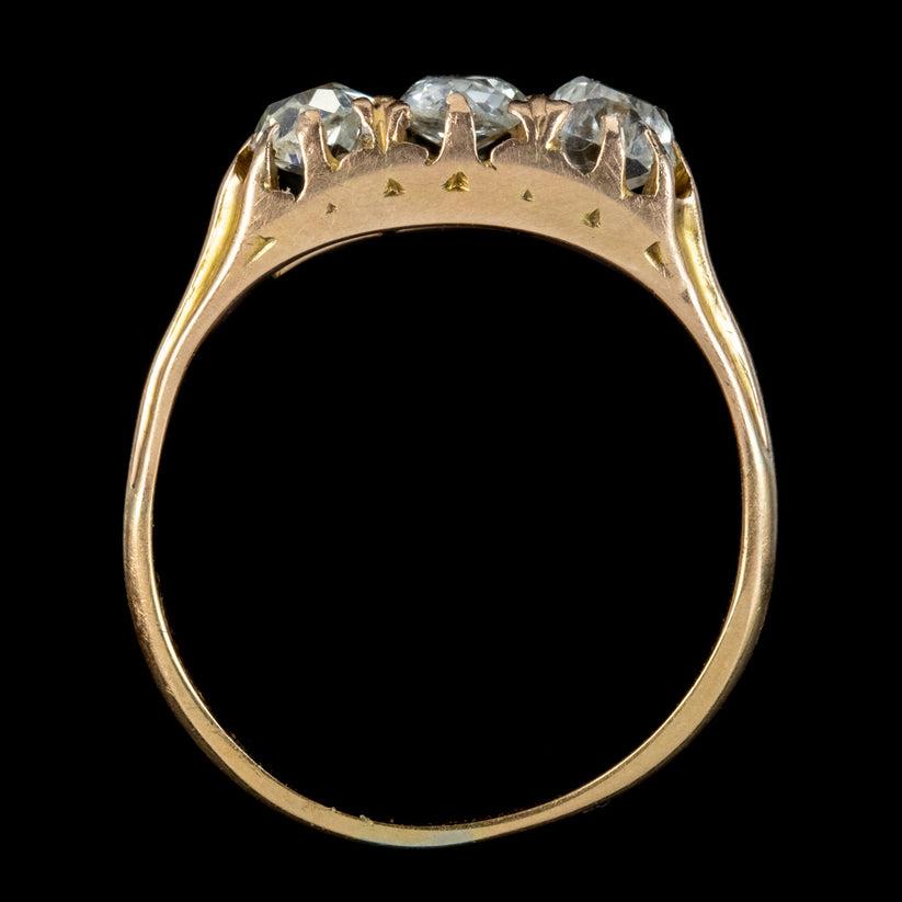 Women's Antique Victorian Diamond Trilogy Ring in 0.70ct of Diamond, circa 1880 For Sale
