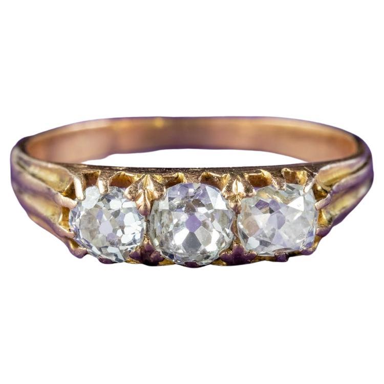 Antiker viktorianischer Diamant-Trilogie-Ring aus 0,70 Karat Diamant, um 1880 im Angebot