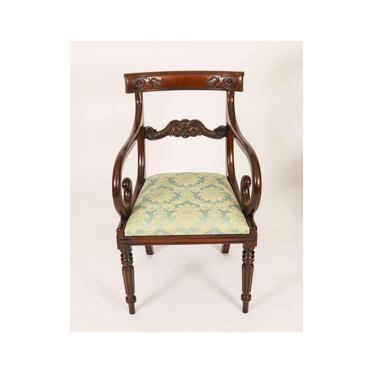 Ancienne table de salle à manger victorienne 19ème siècle et 8 chaises de salle à manger à dossier en vente 9