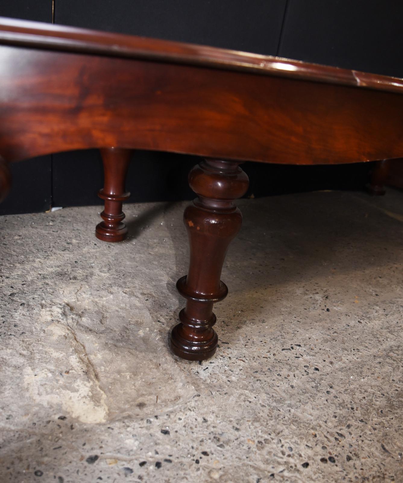 Antique Victorian Dining Table Extending Mahogany Cabriole Legs In Good Condition In Potters Bar, GB