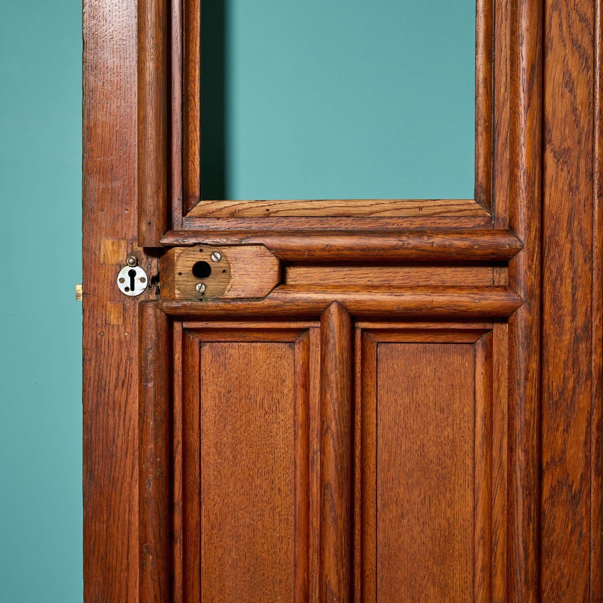 Inglese Antiche porte vittoriane a doppia anta in Oak per vetri in vendita