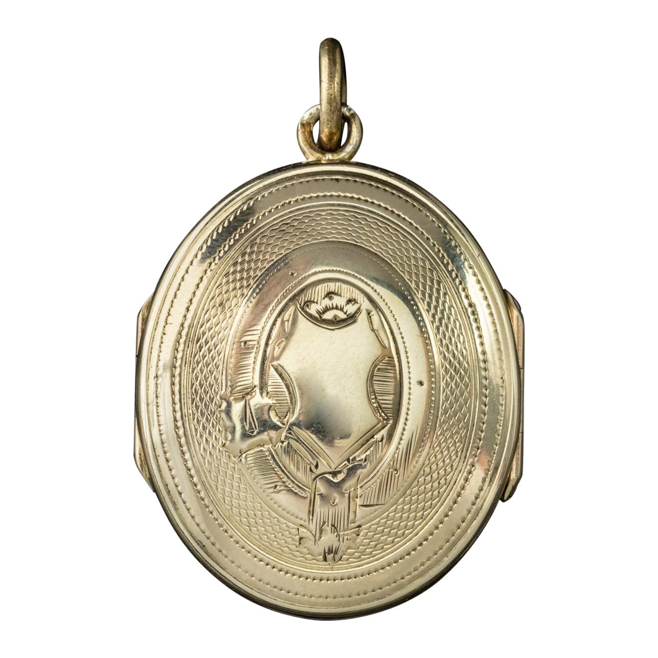 Antique Victorian Double Sided Family Locket 9 Carat Gold, circa 1900 For Sale