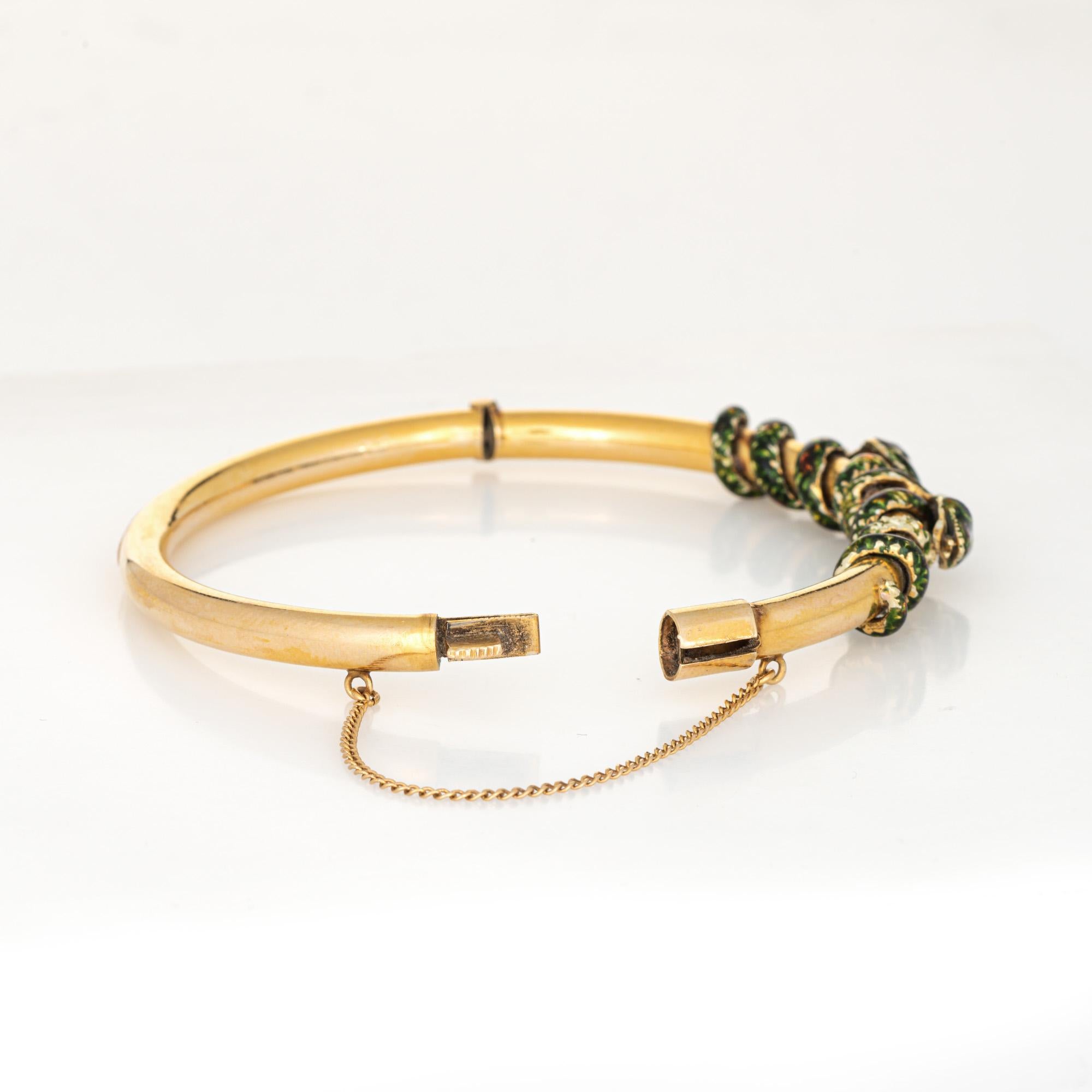 Victorien Bracelet victorien ancien en or jaune 14 carats avec deux serpents enroulés en émail en vente
