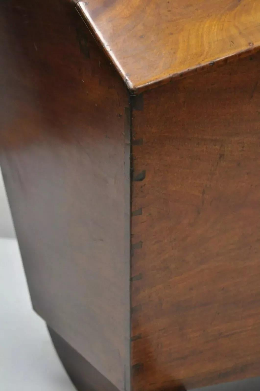 Antique Victorian Dovetailed Crotch Mahogany Wooden Hooded Baby Cradle In Good Condition For Sale In Philadelphia, PA