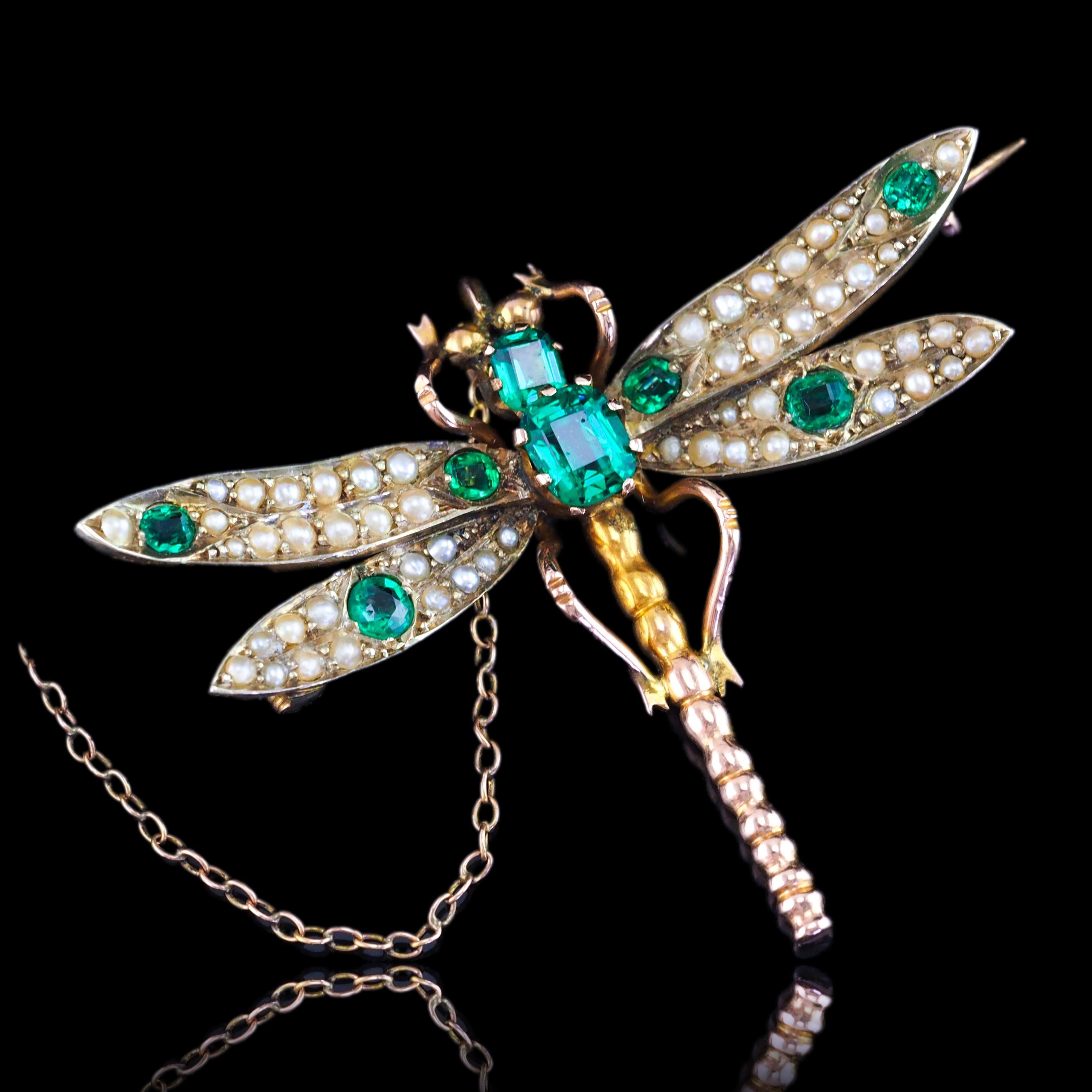 We are delighted to offer this charming antique late Victorian dragonfly brooch made c.1900.

The brooch is made from solid 9ct gold and in spectacular Victorian fashion. Featuring a dragonfly design, profusely decorated with garnet topped doublets