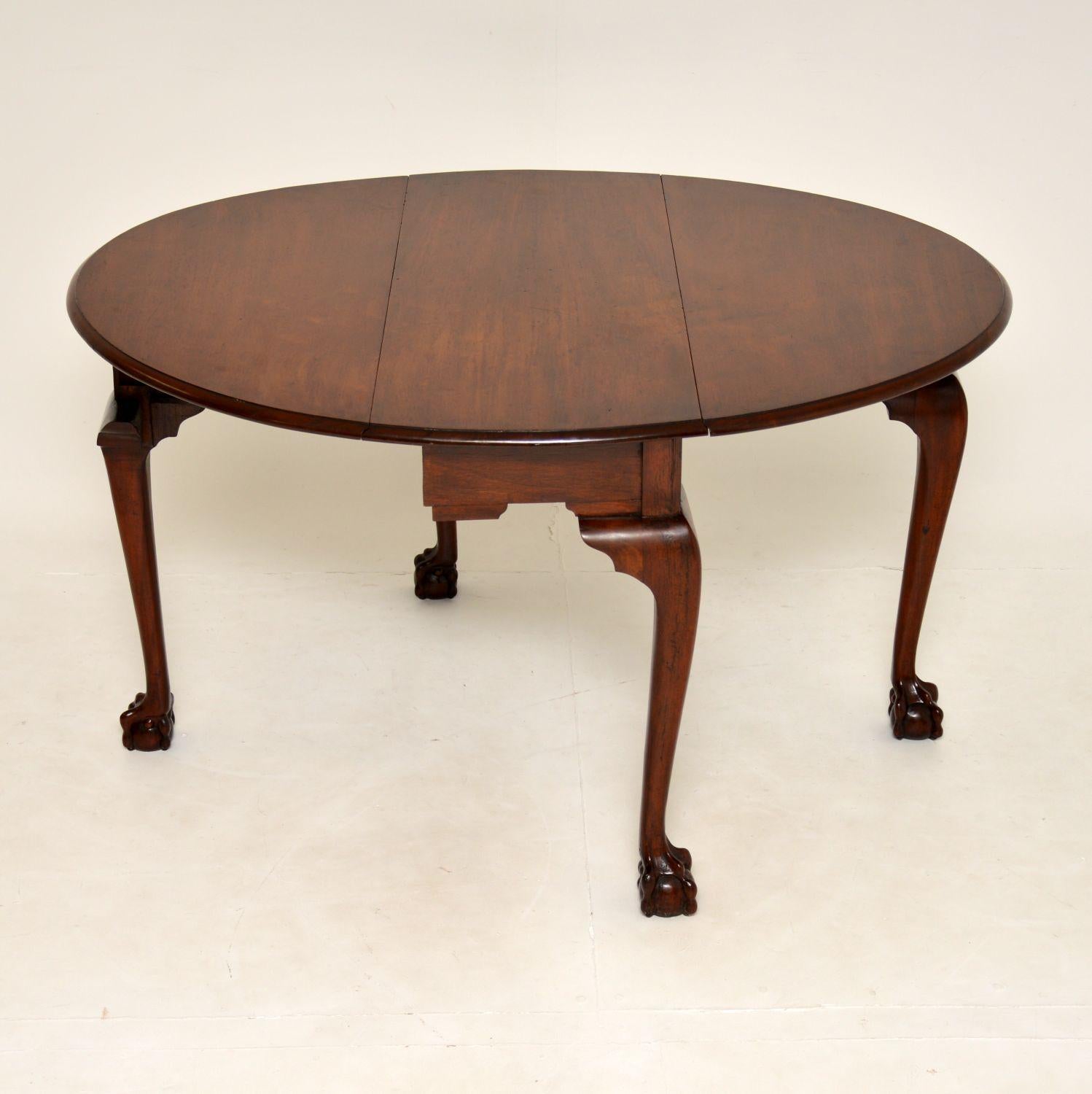 Antique Victorian Drop Leaf Dining Table In Good Condition In London, GB