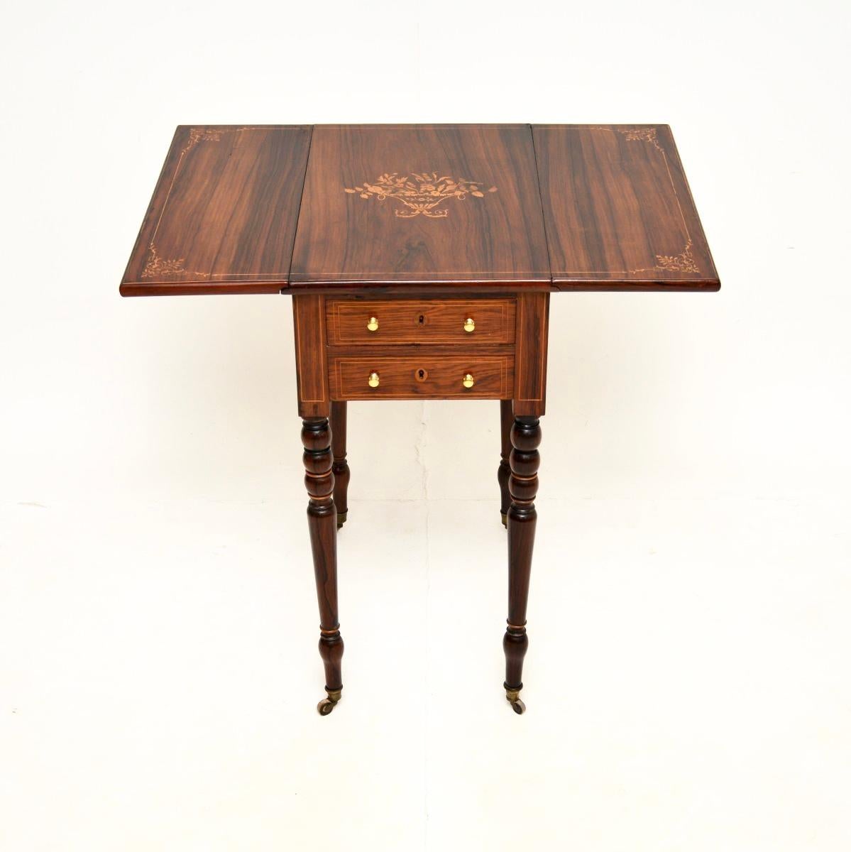 Britannique Table d'appoint victorienne ancienne à abattant en vente