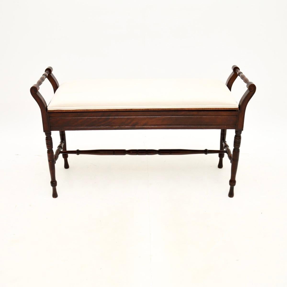 Britannique Tabouret de piano à queue victorien antique en vente