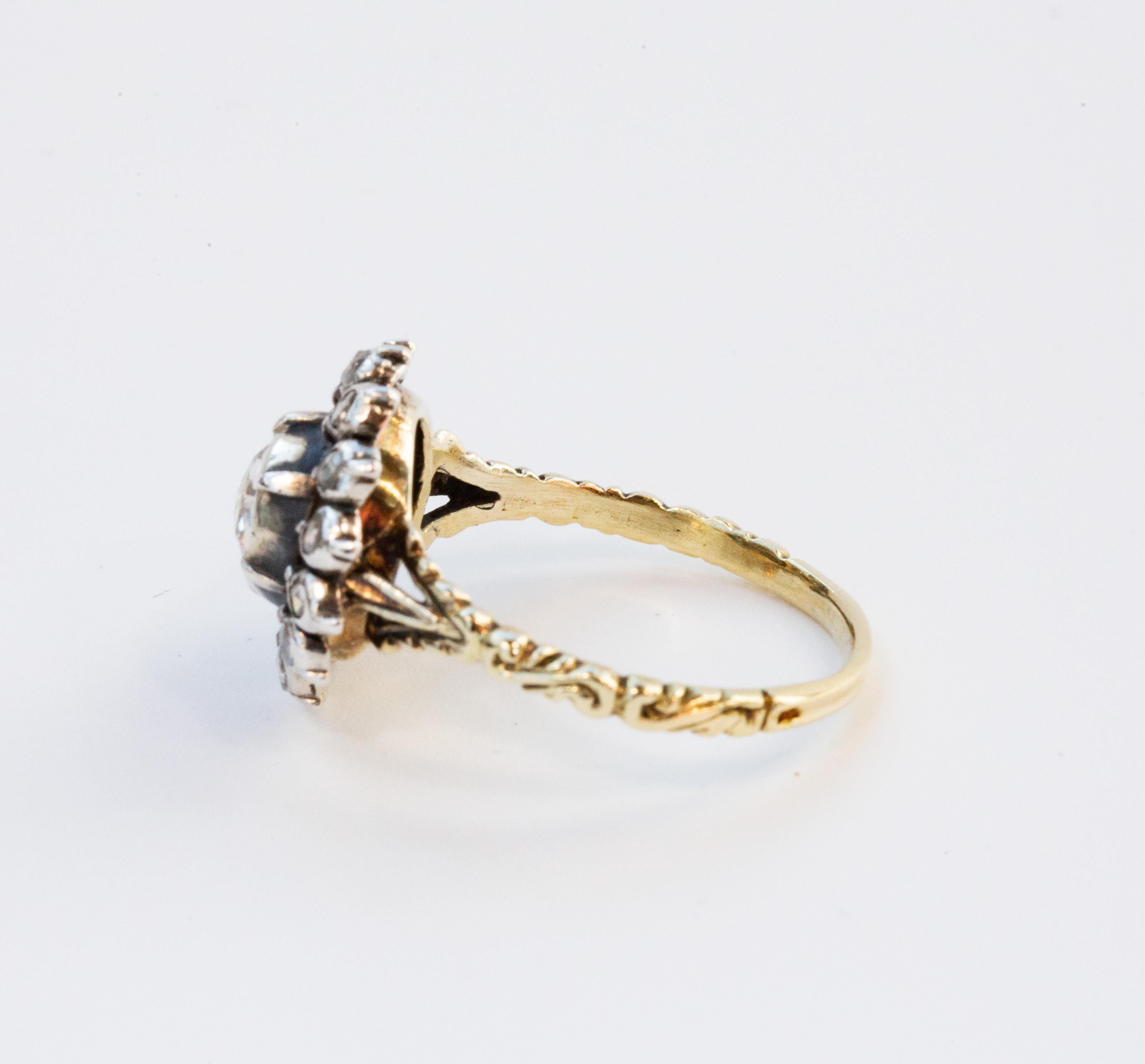 Anello vittoriano olandese in oro e argento 14 carati con diamanti a grappolo in vendita 5