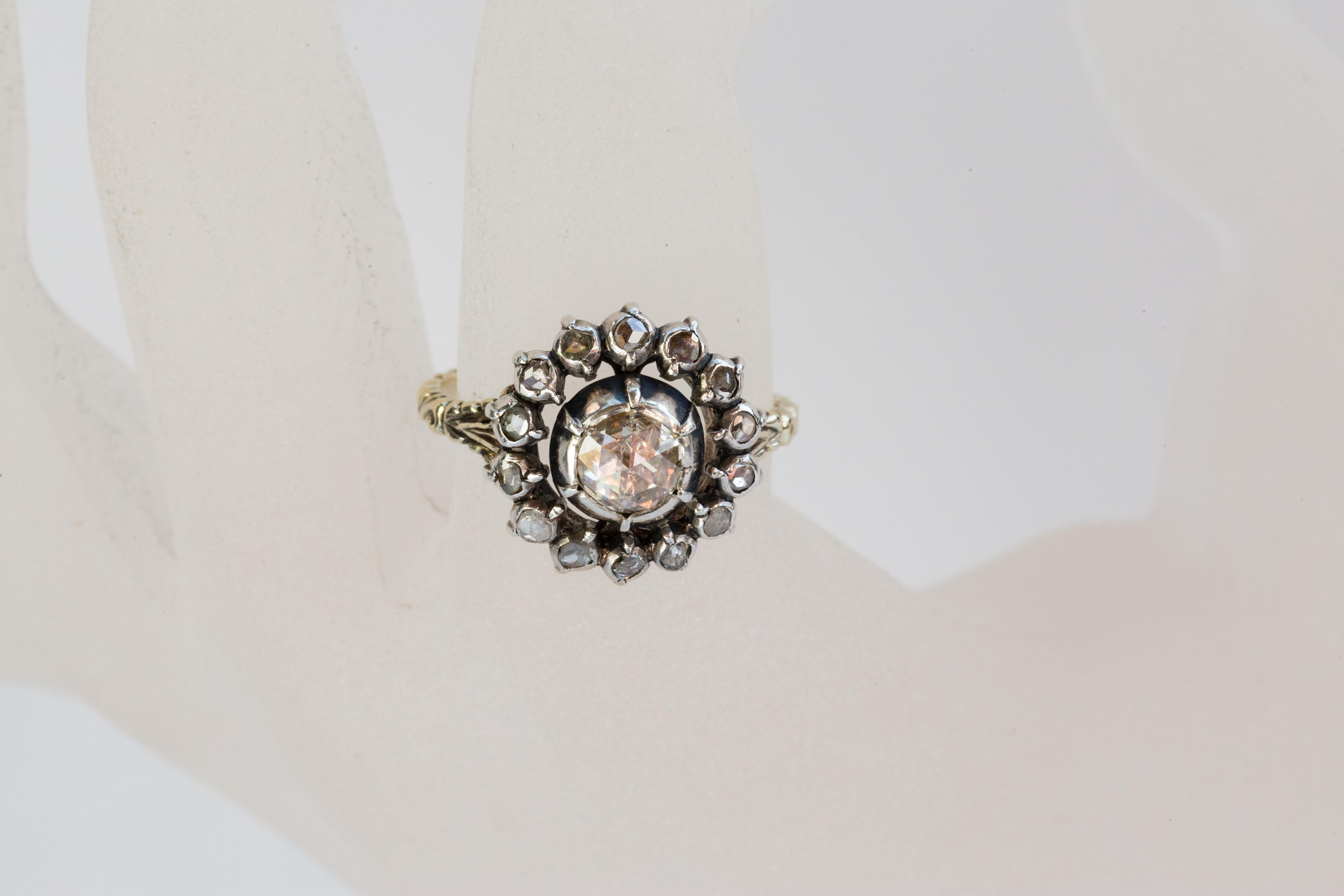 Anello vittoriano olandese in oro e argento 14 carati con diamanti a grappolo in vendita 7