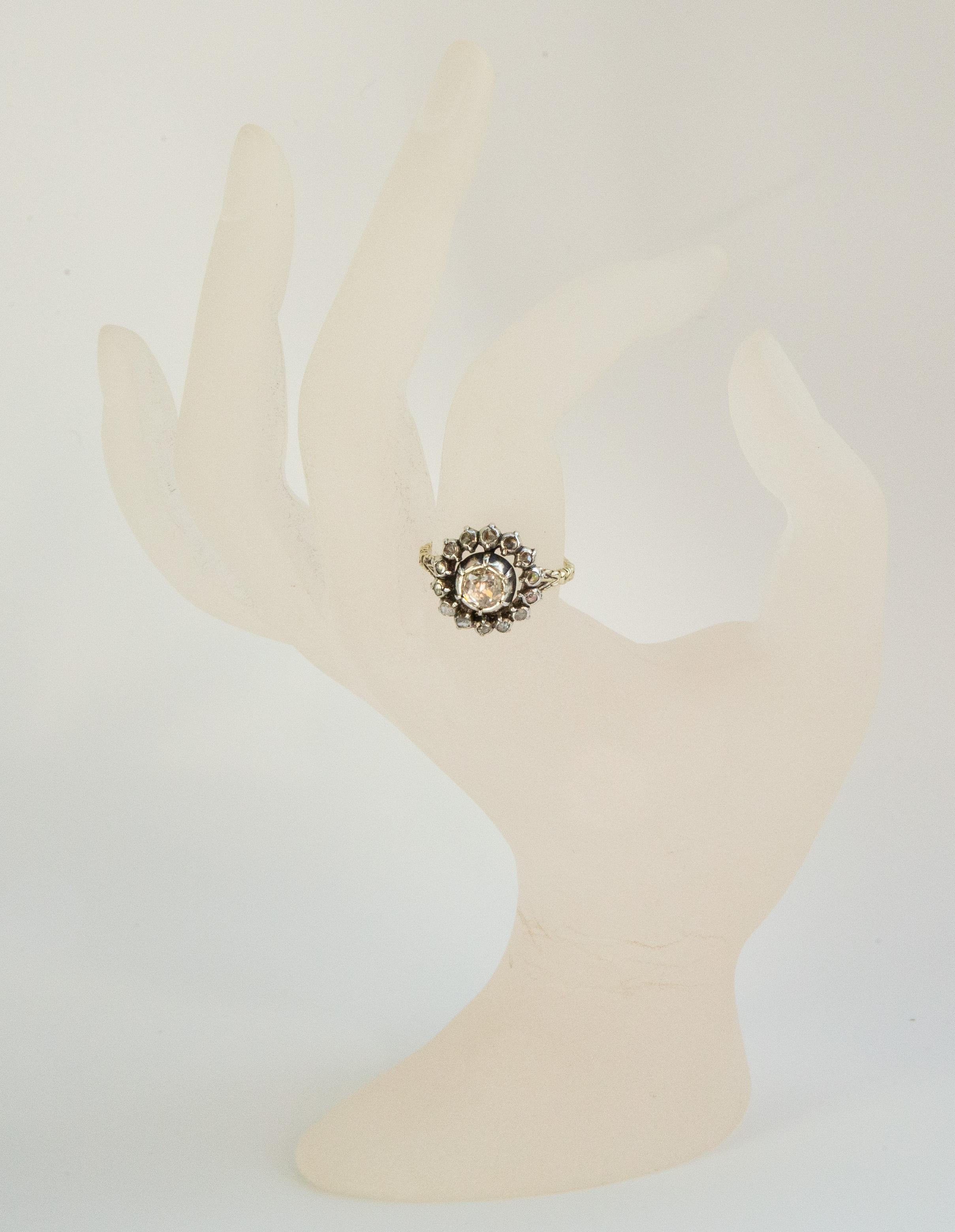 Anello vittoriano olandese in oro e argento 14 carati con diamanti a grappolo in vendita 11