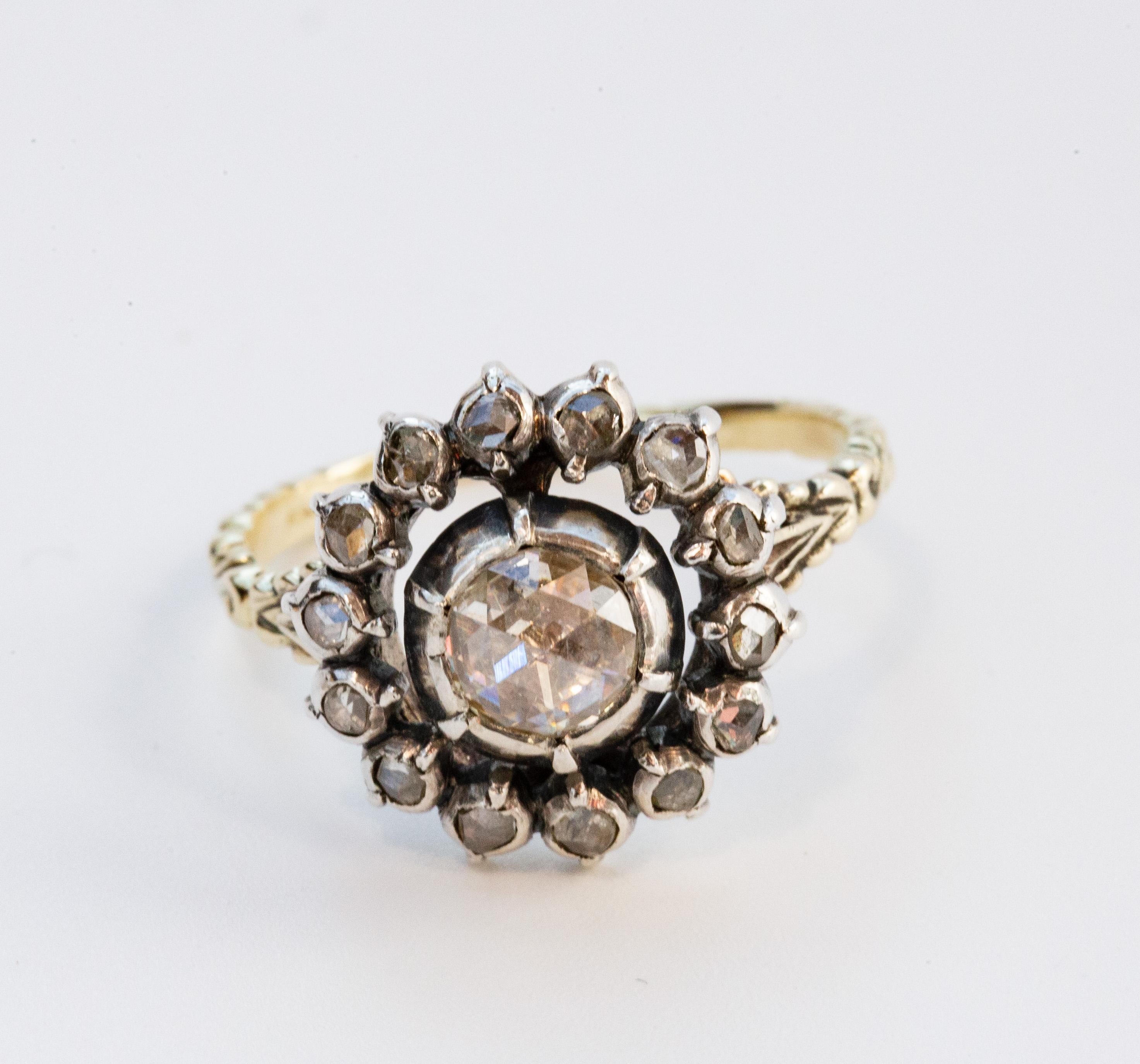 Anello vittoriano olandese in oro e argento 14 carati con diamanti a grappolo in vendita 1