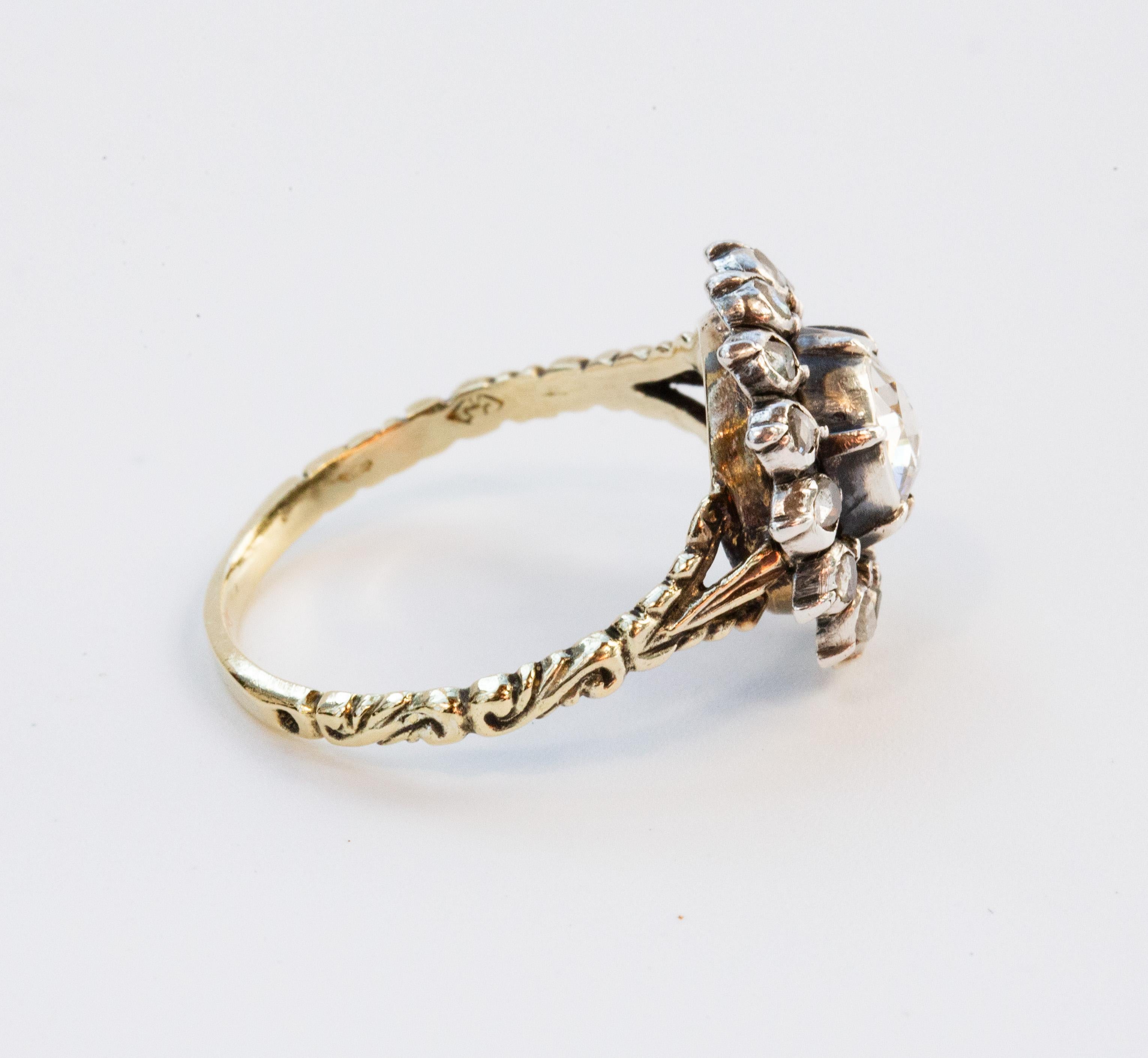 Anello vittoriano olandese in oro e argento 14 carati con diamanti a grappolo in vendita 2