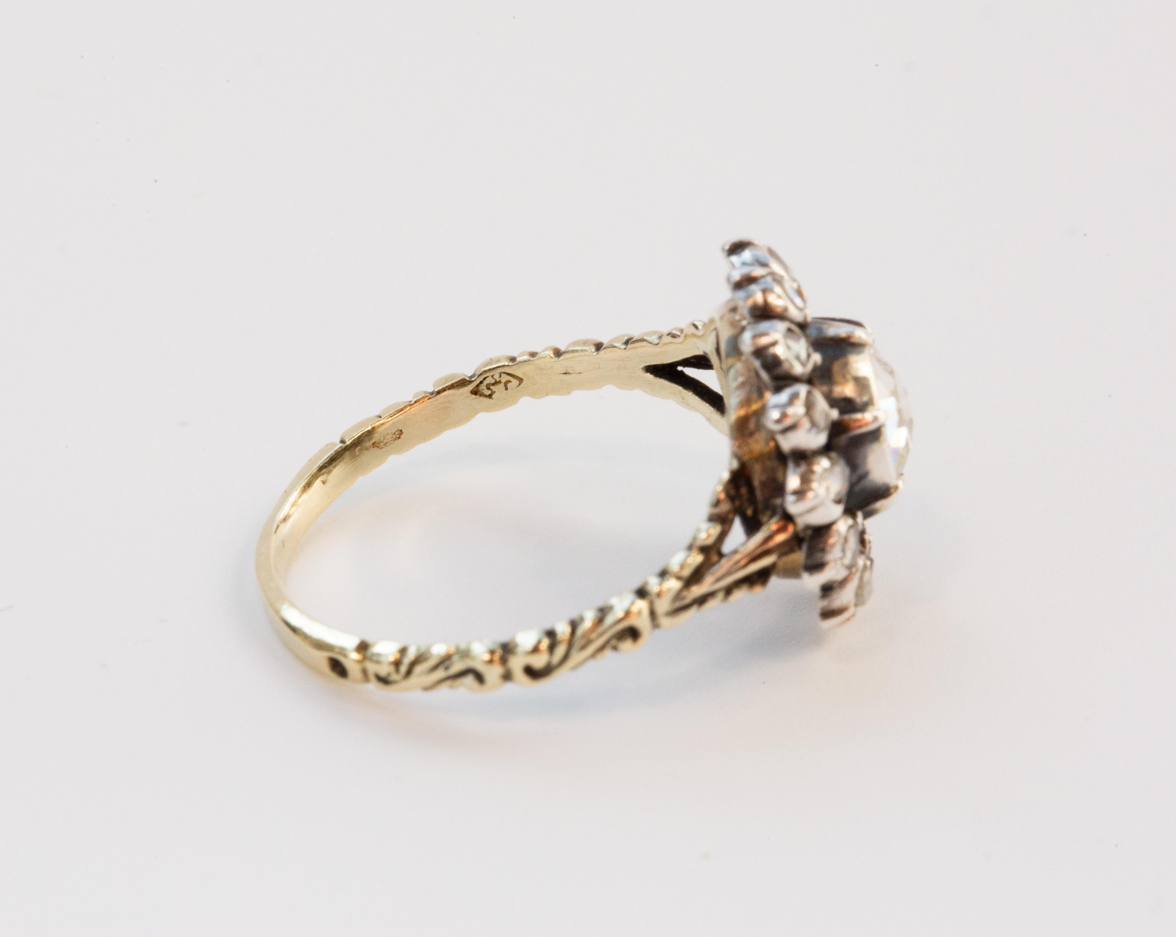 Anello vittoriano olandese in oro e argento 14 carati con diamanti a grappolo in vendita 3