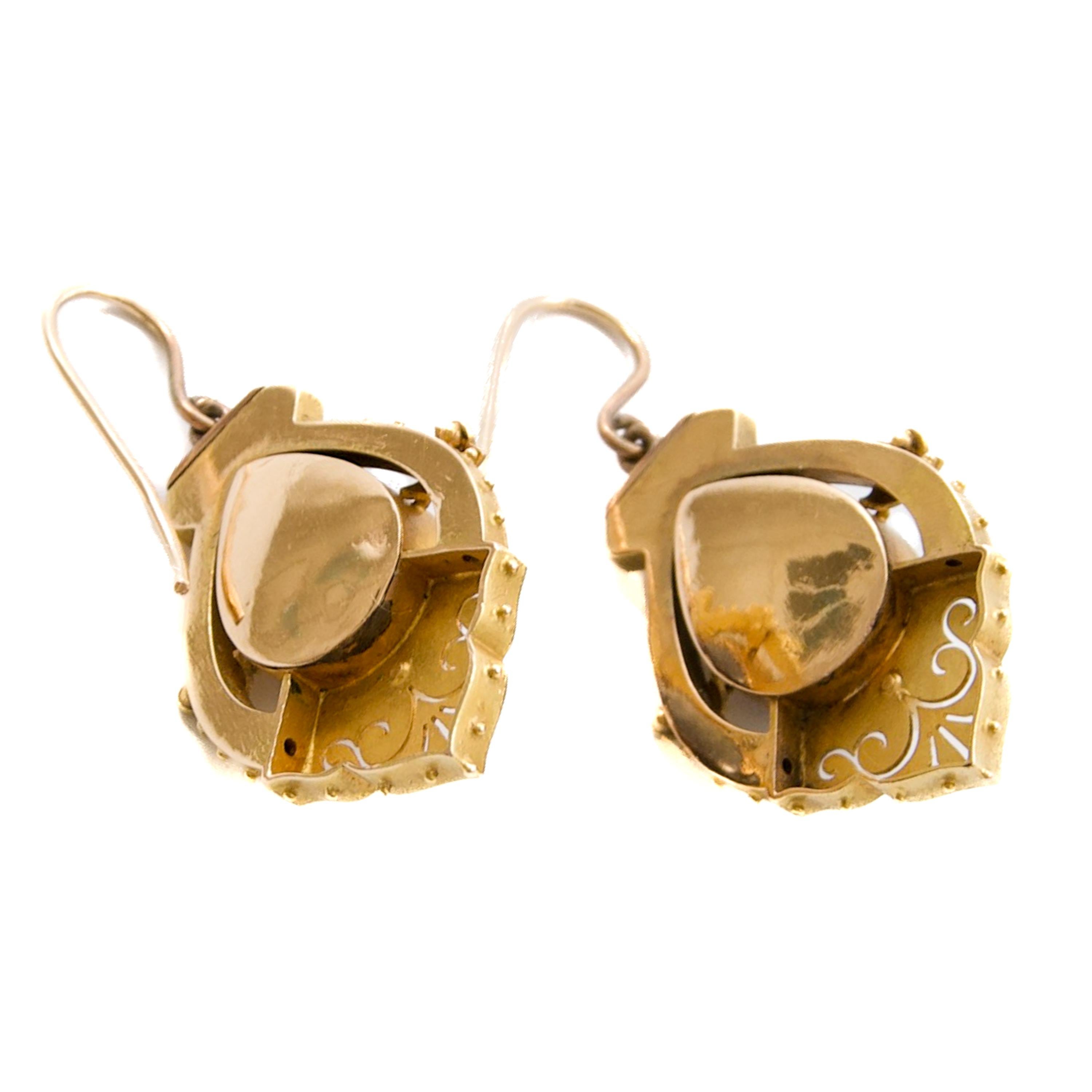 Antique Victorian Earrings in 9K Gold with Garnet Carbuncles and Half Pearls en vente 3