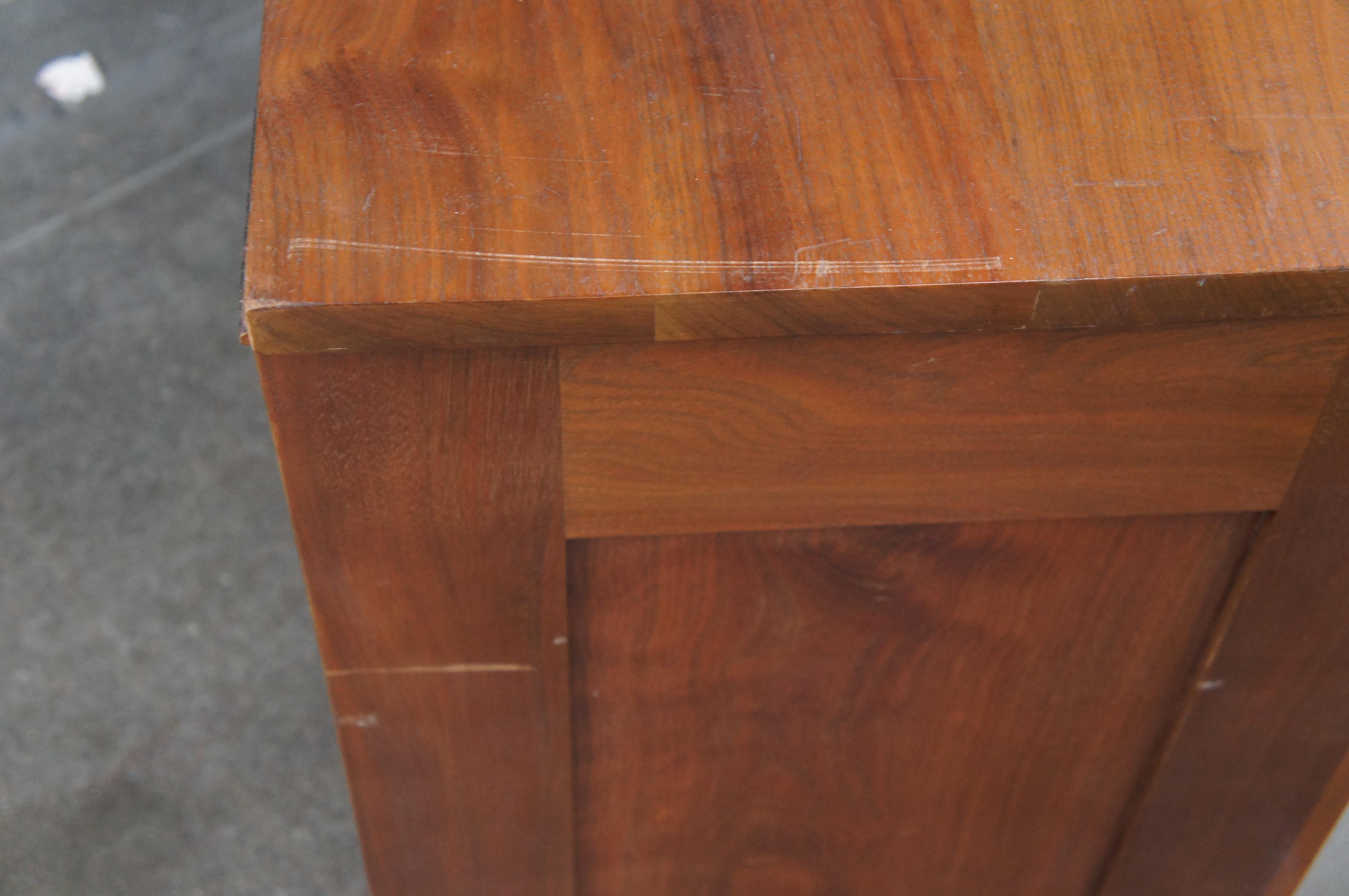 Ancienne commode victorienne Eastlake en loupe de noyer sculptée Dresser 46