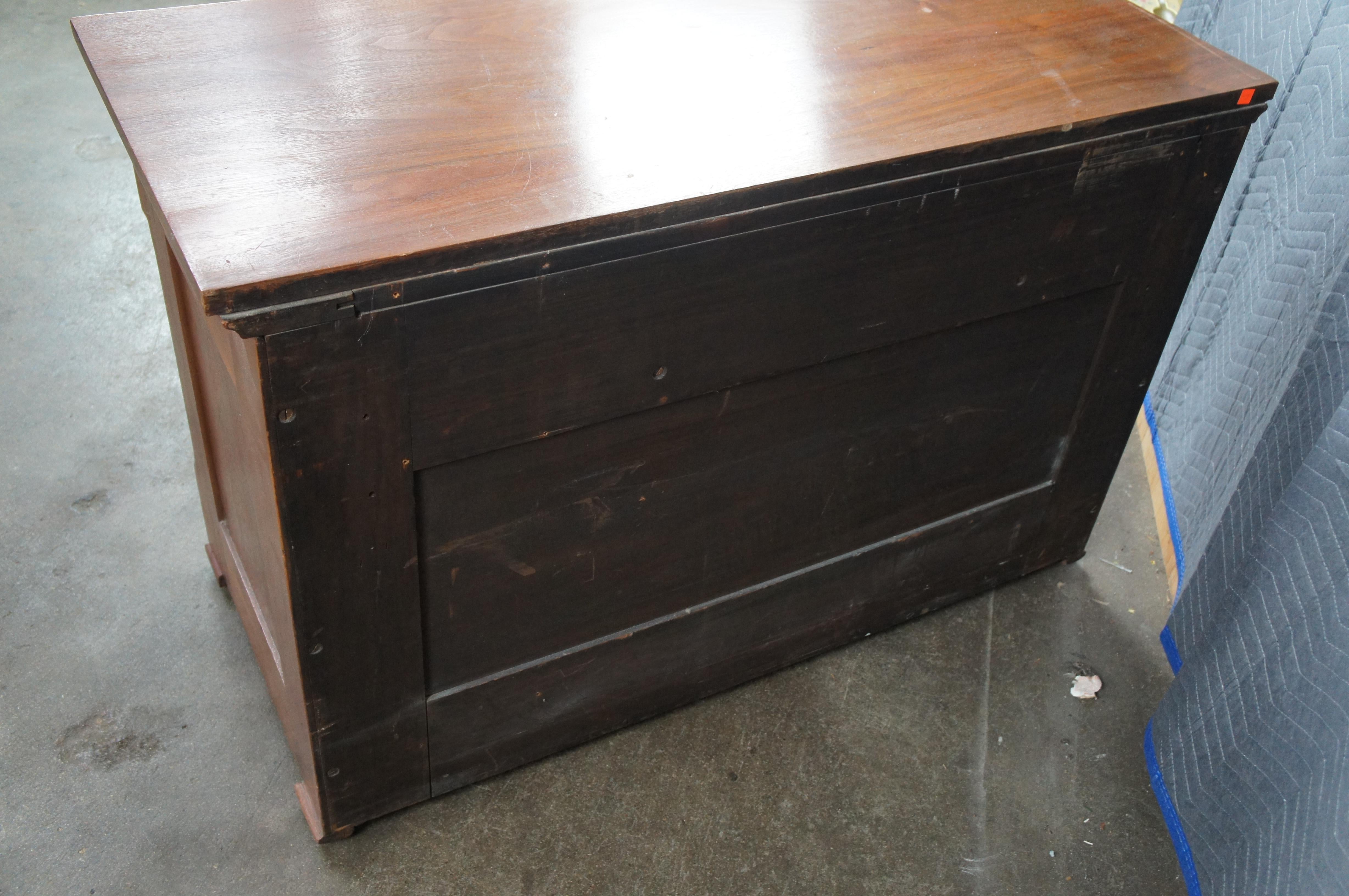 Ancienne commode victorienne Eastlake en loupe de noyer sculptée Dresser 46