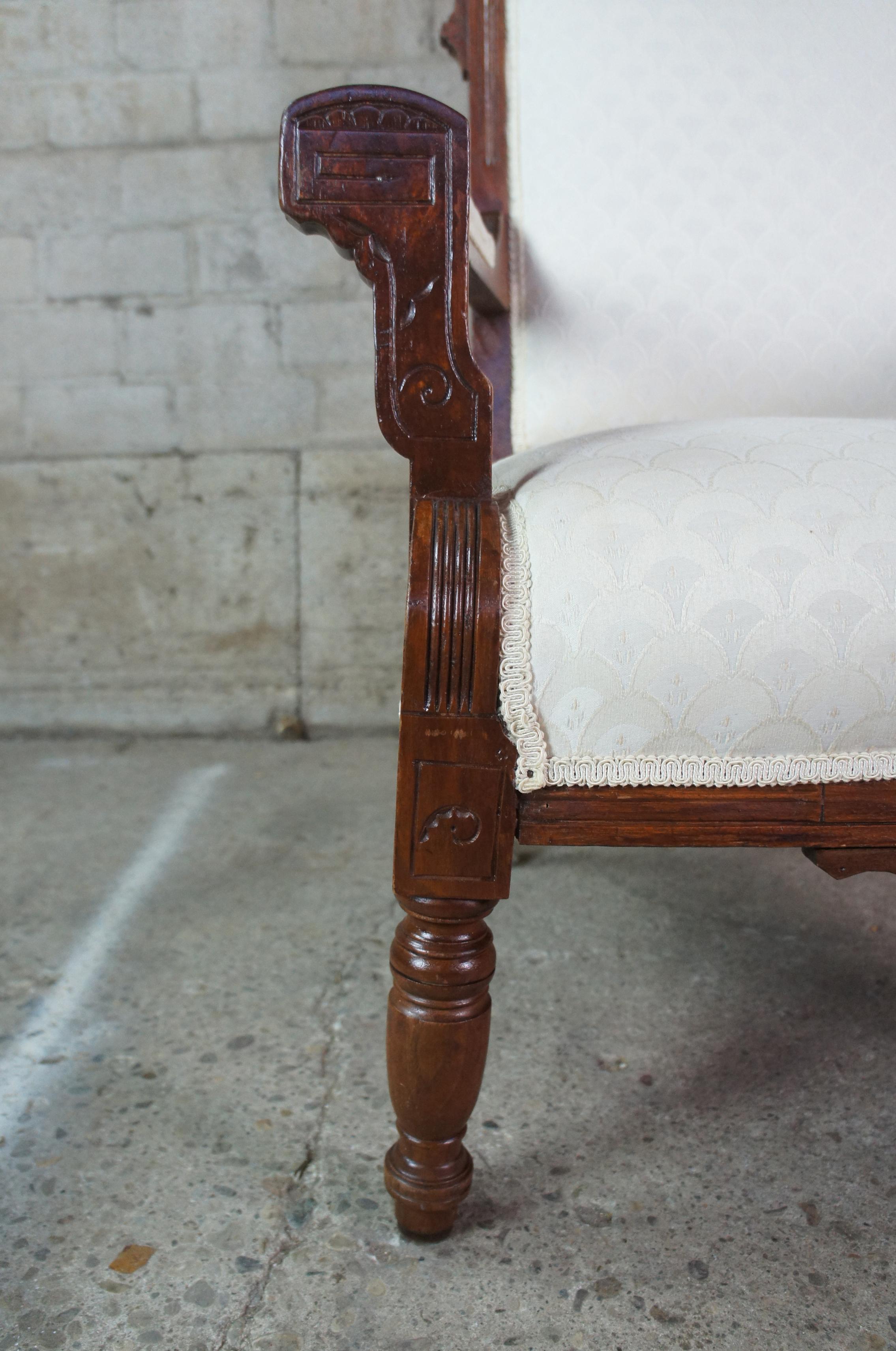 Antique Victorian Eastlake Carved Walnut Gentlemans Library Parlor Arm Chair In Good Condition In Dayton, OH