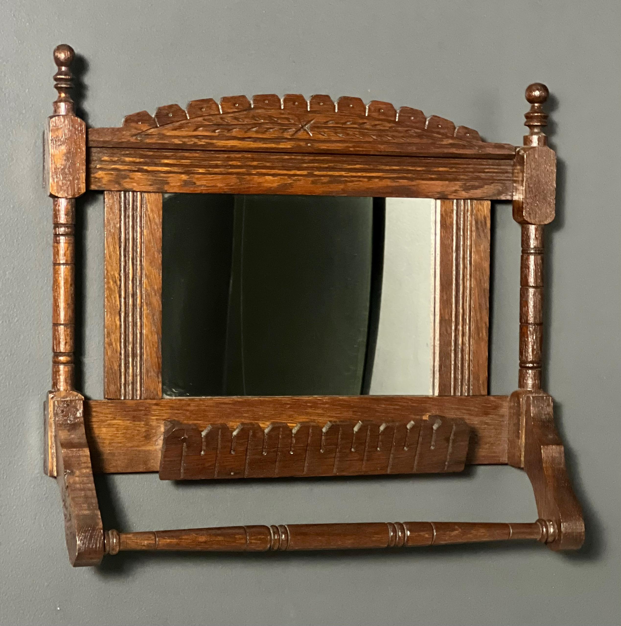Antique Mirror vittoriano in Oak con barra portasciugamani in vendita 3