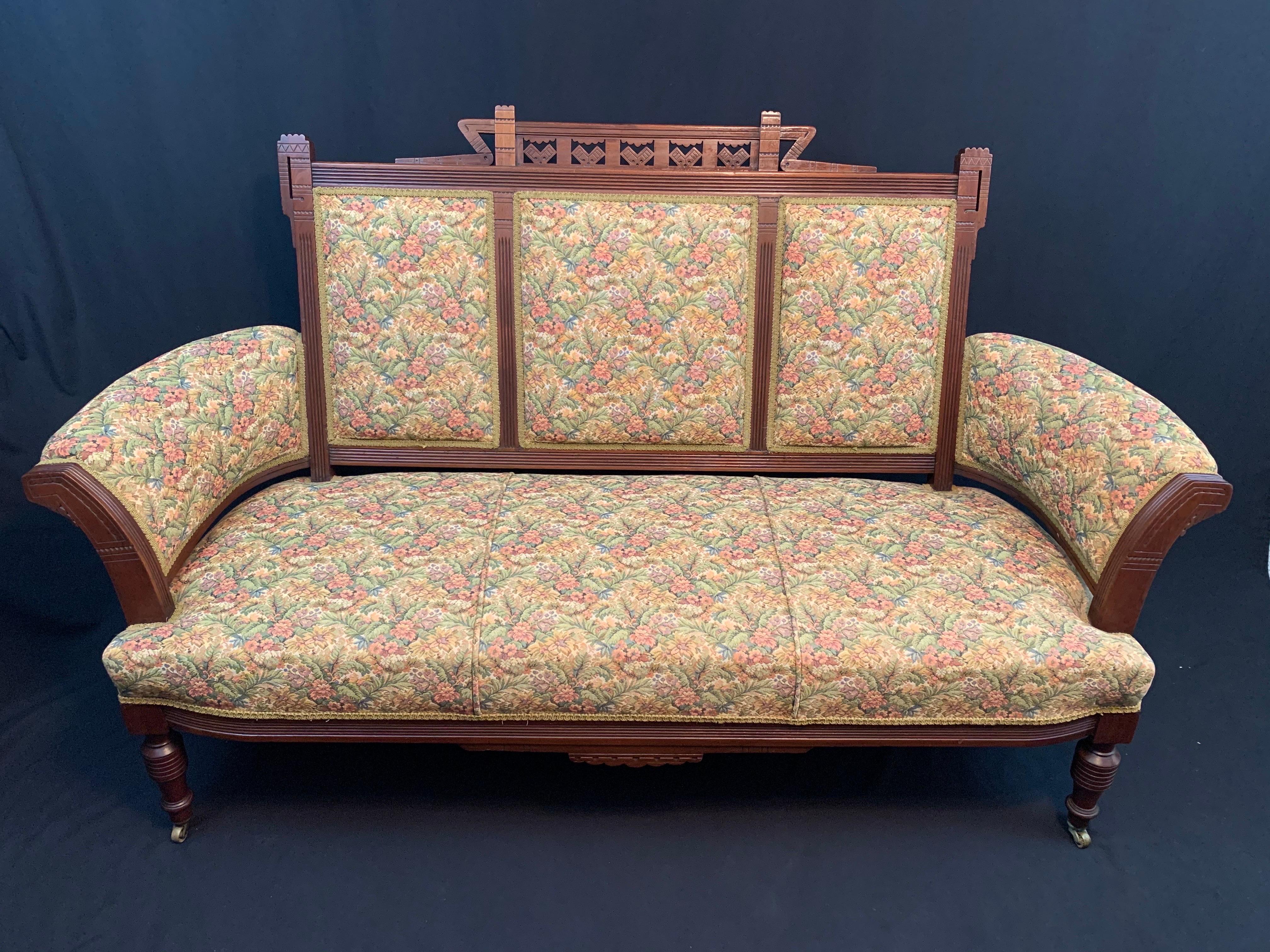 Antikes viktorianisches Eastlake-Sessel im Angebot 1