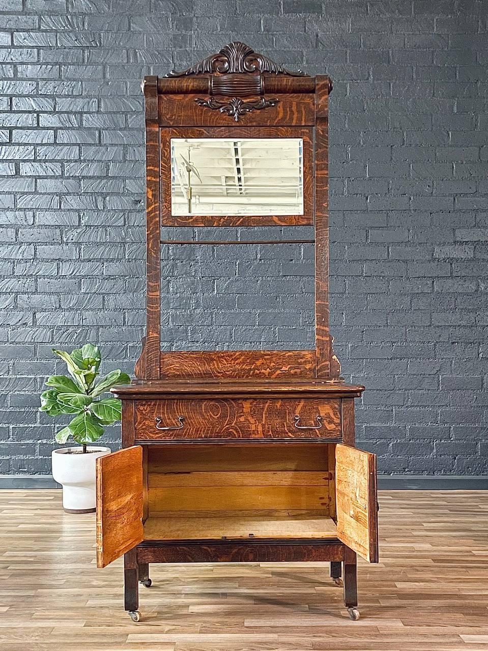 Americano Antique Victorian Eastlake Tiger Oak Hall Stand con Specchio in vendita