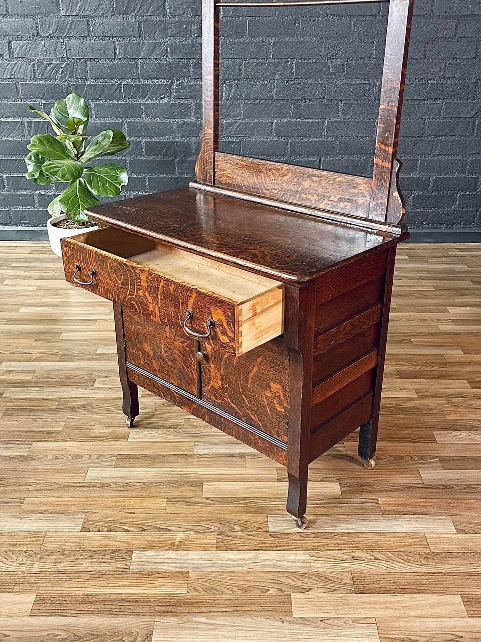 Ottone Antique Victorian Eastlake Tiger Oak Hall Stand con Specchio in vendita