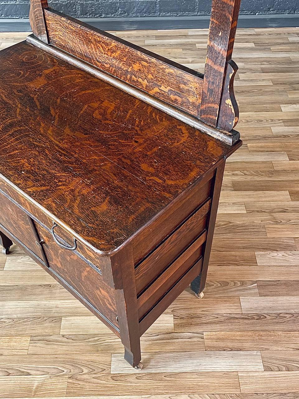 Antique Victorian Eastlake Tiger Oak Hall Stand con Specchio in vendita 1