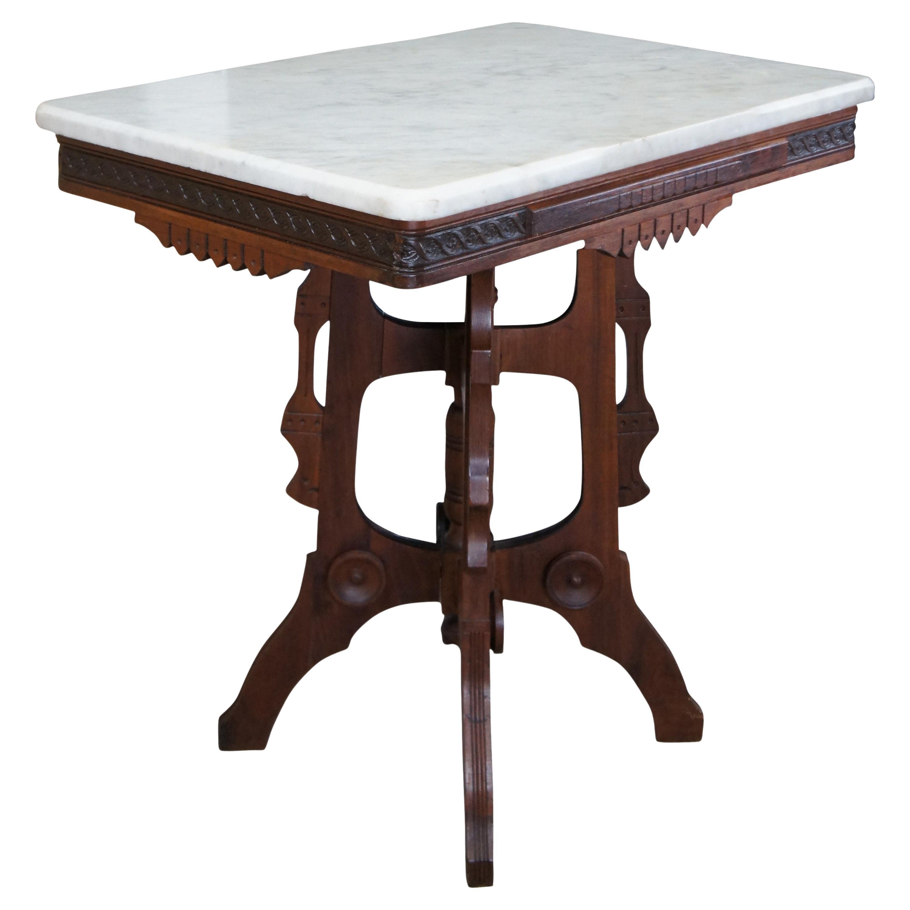Antico tavolo da salotto vittoriano Eastlake in noce intagliato con piano in marmo 28"