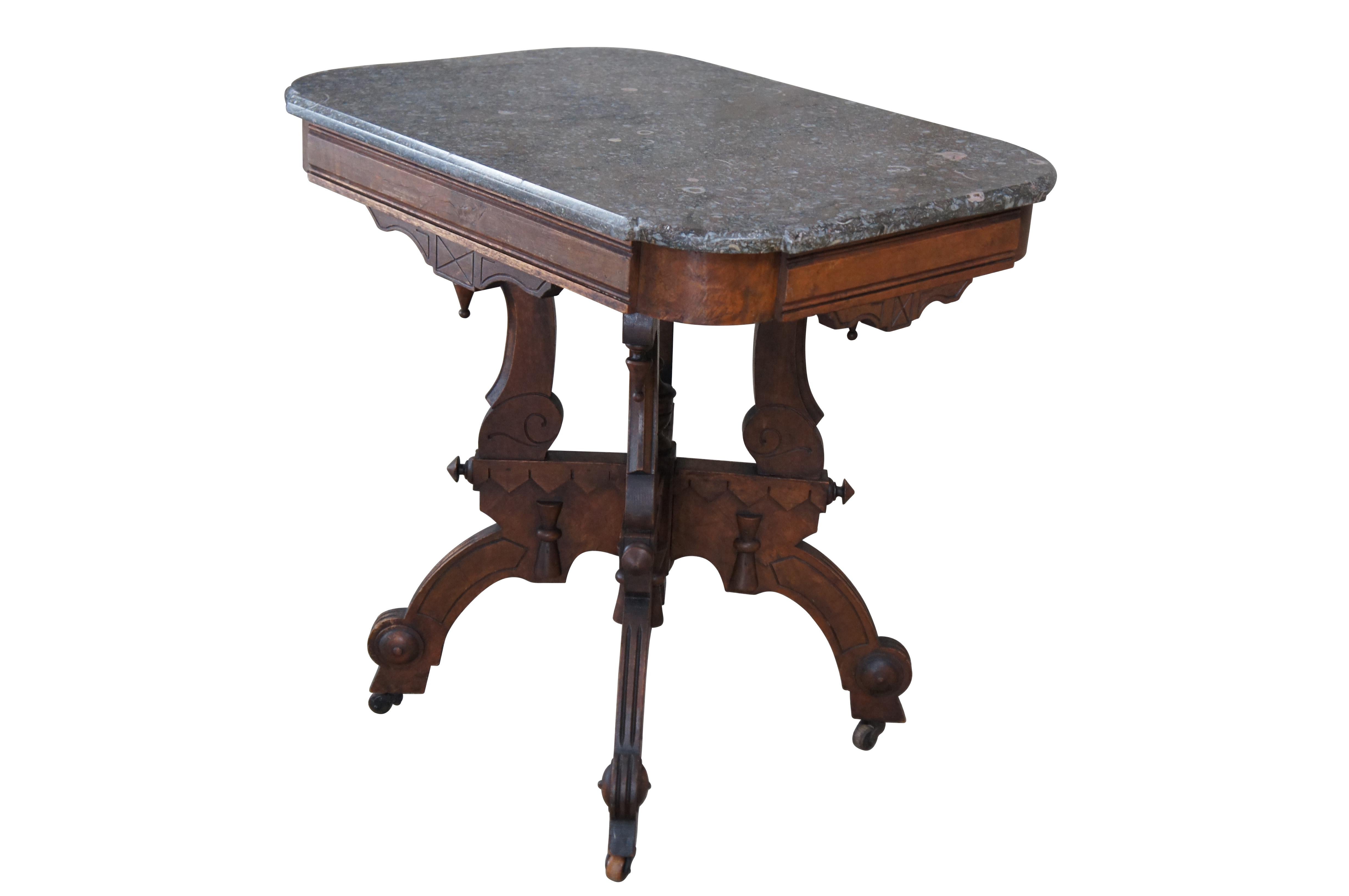 Antico tavolo da salotto vittoriano Eastlake, con piano in granito, da 30 pollici In condizioni buone in vendita a Dayton, OH