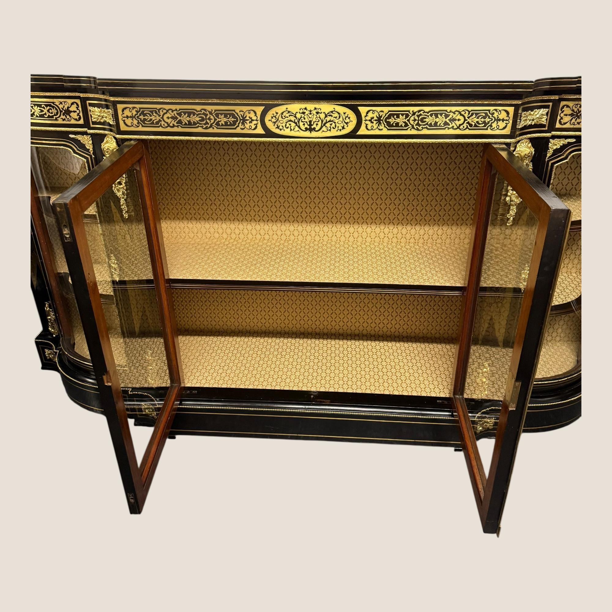 Antique Victorian Ebonised & Brass Ormolu Serpentine Boulle Credenza Sideboard For Sale 4