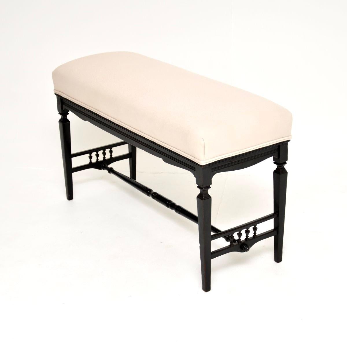 Antiker viktorianischer ebonisierter Hocker / Bank (Britisch) im Angebot