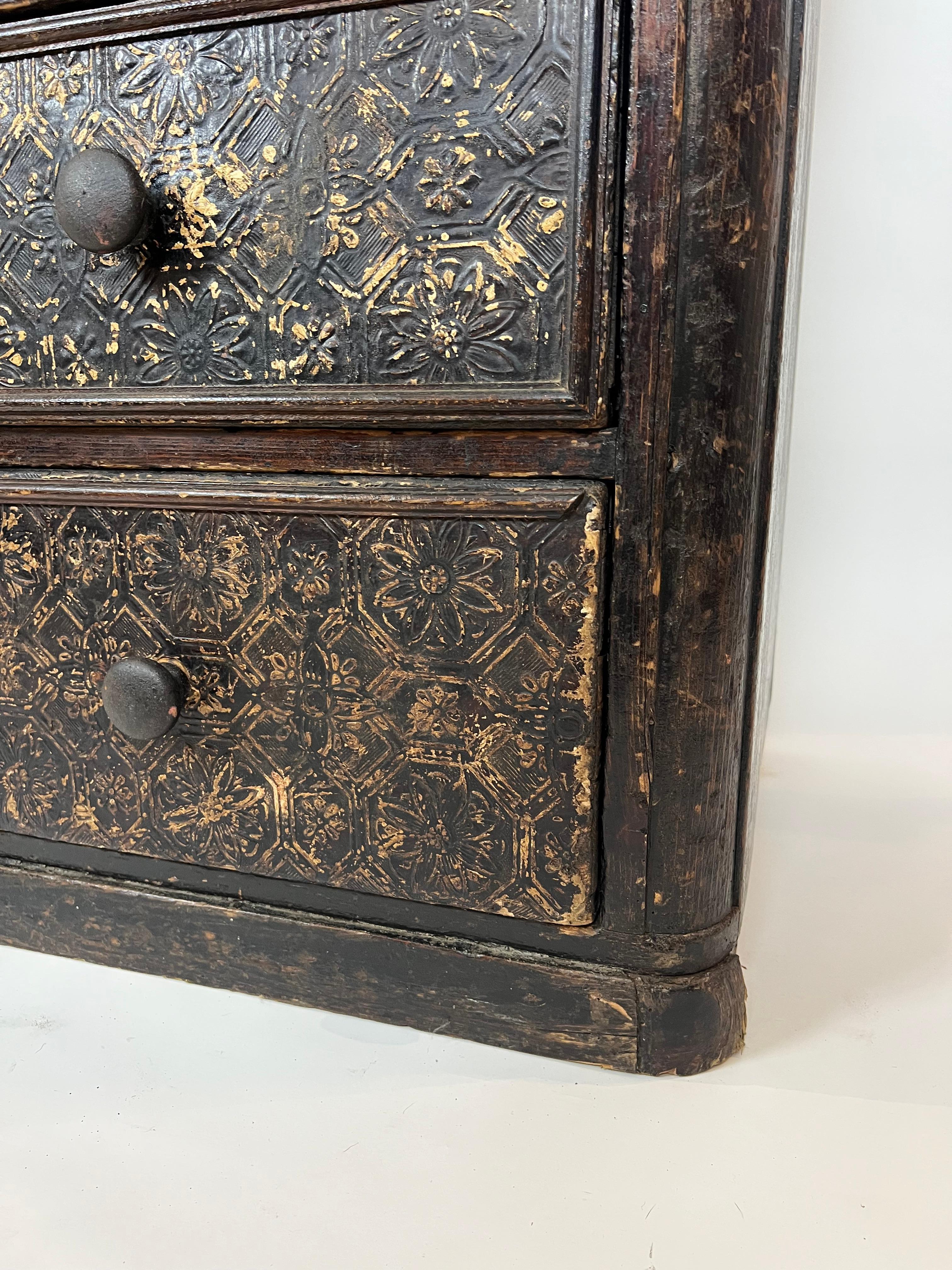 Antique Victorian Ebonized Chest Of Drawers, Mid To Late 19th Century in vendita 6