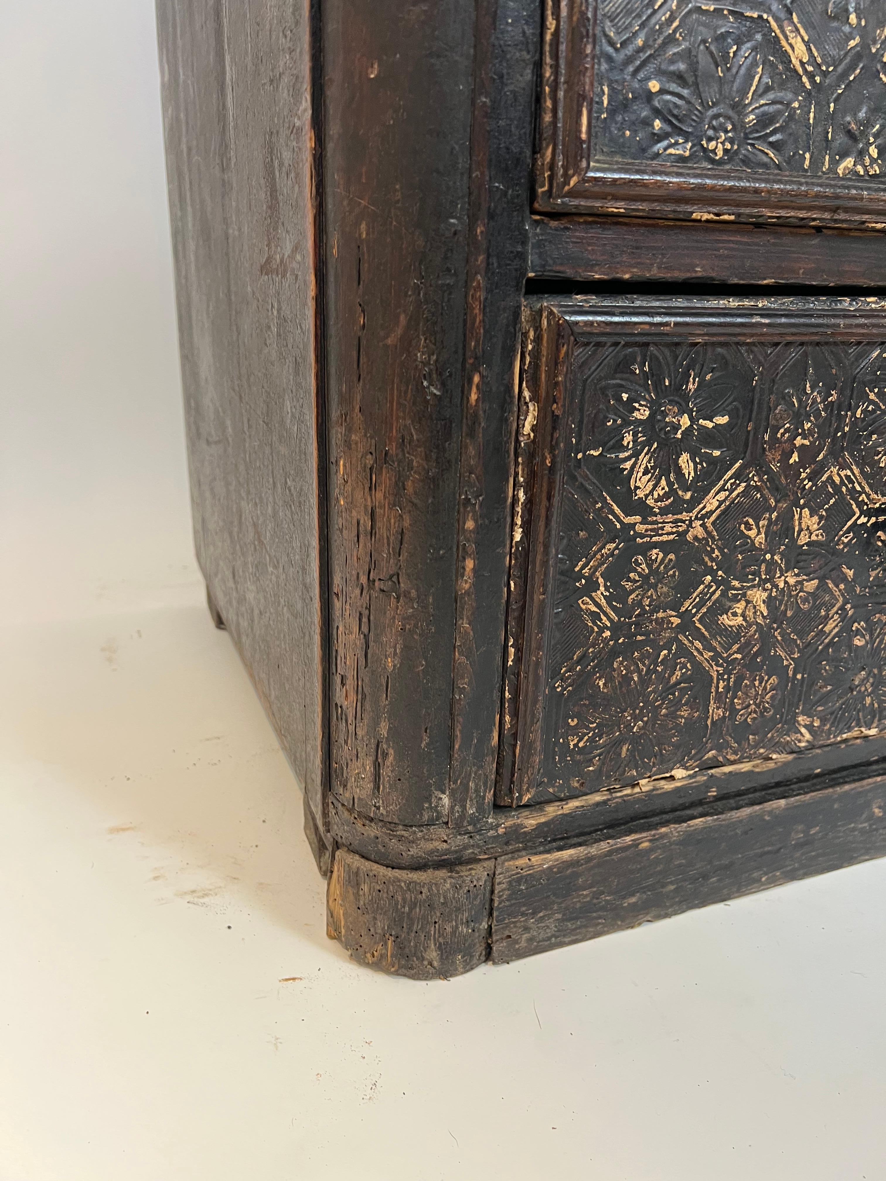 Antique Victorian Ebonized Chest Of Drawers, Mid To Late 19th Century in vendita 7