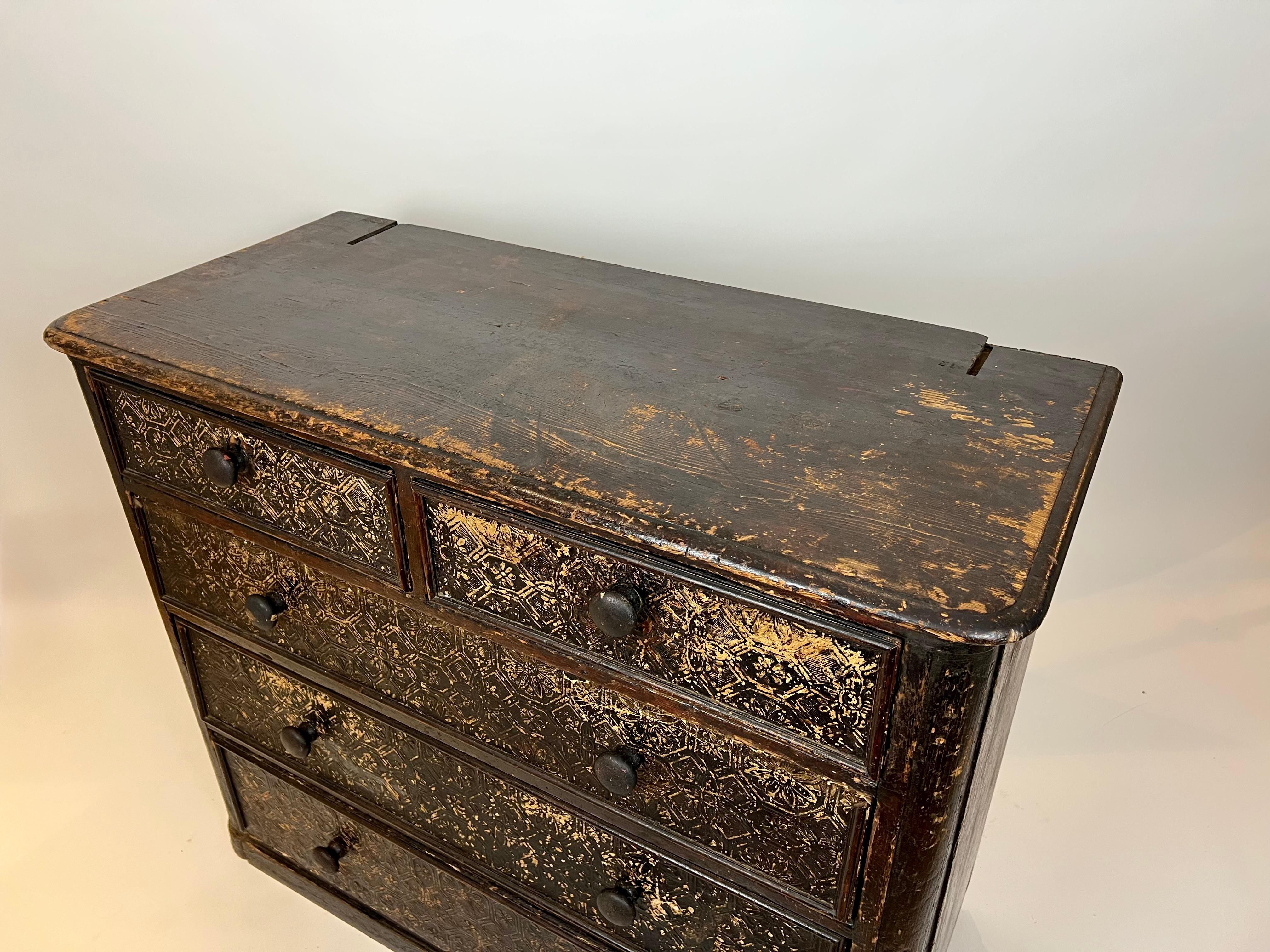 Antique Victorian Ebonized Chest Of Drawers, Mid To Late 19th Century in vendita 9